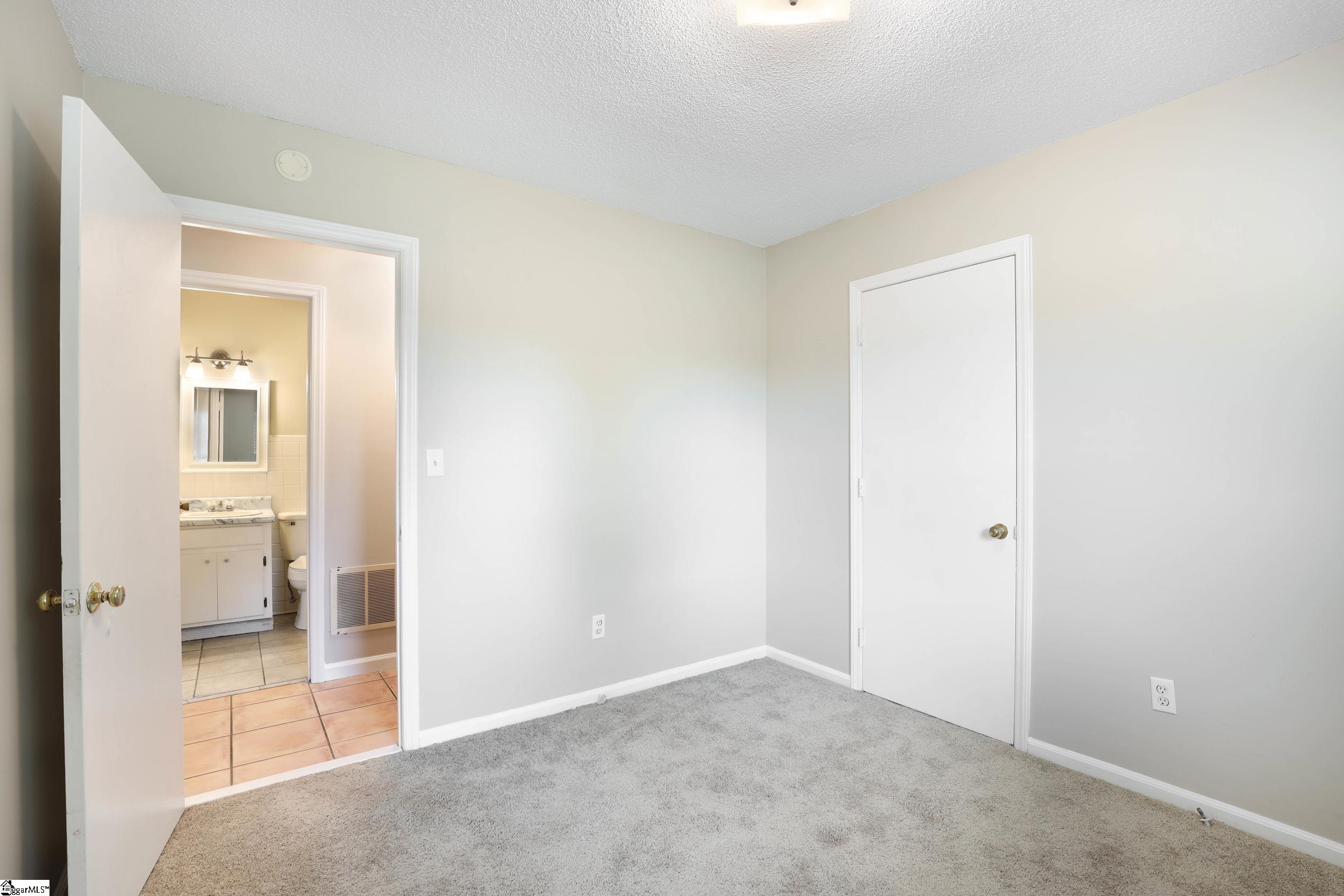 108 Rollingwood Street Central, SC 29630