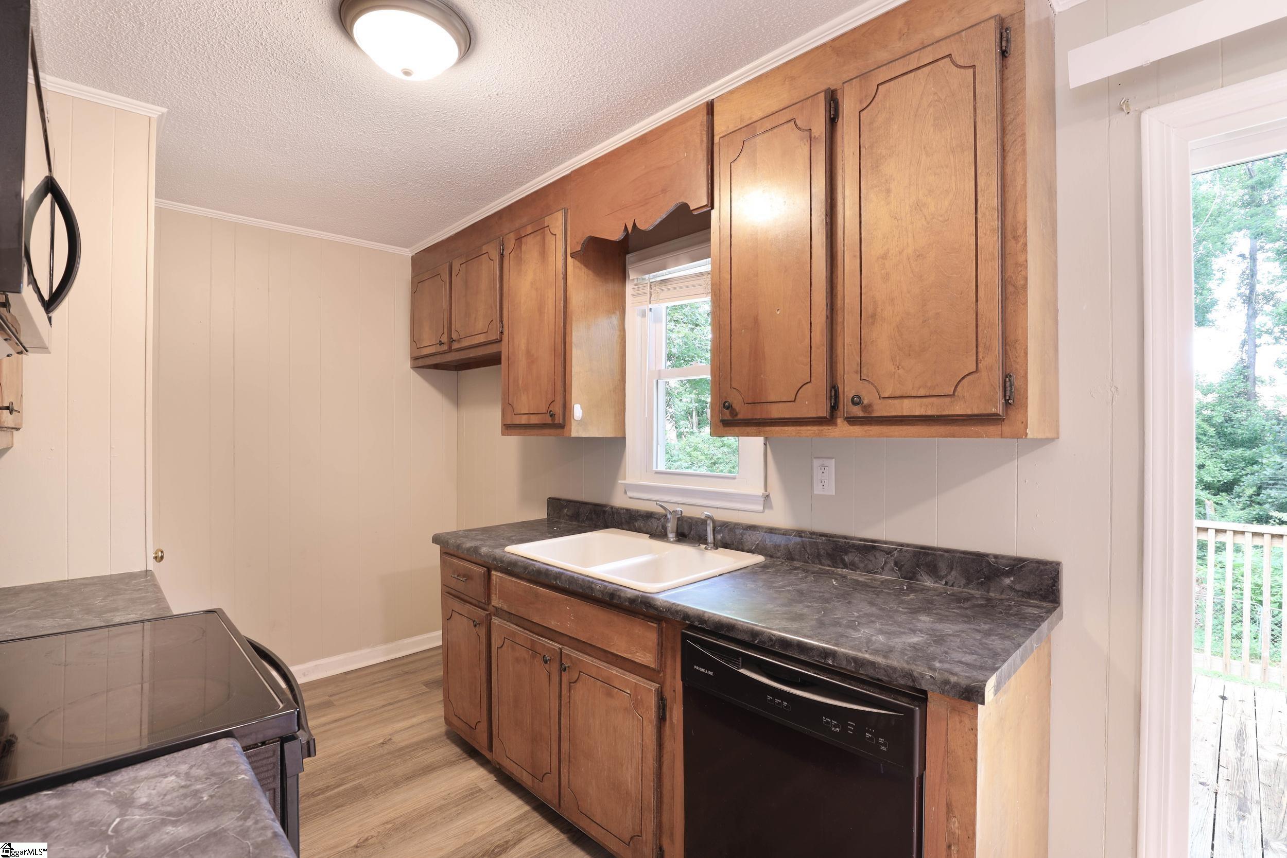 108 Rollingwood Street Central, SC 29630