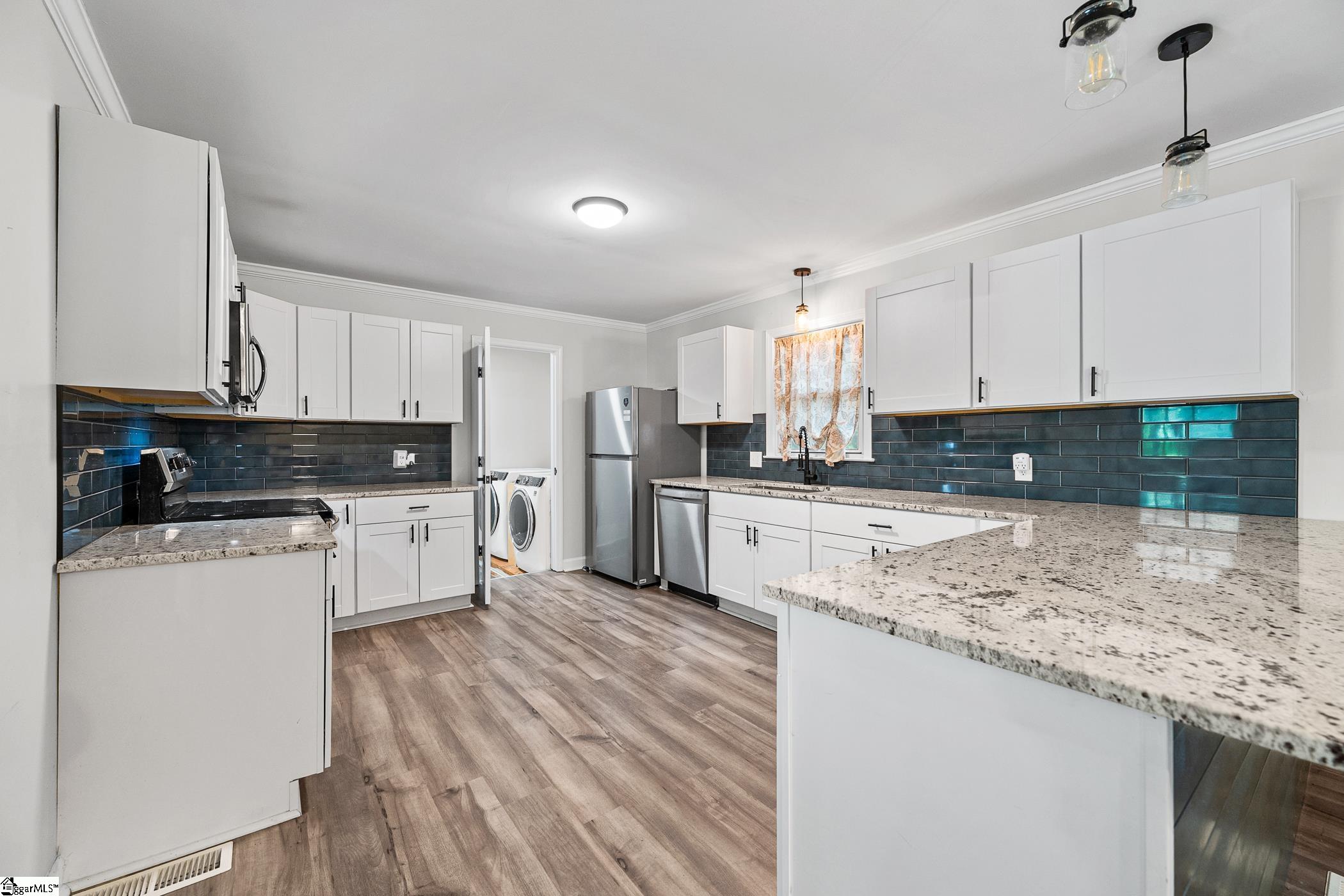 208 Pinewood Drive Taylors, SC 29687
