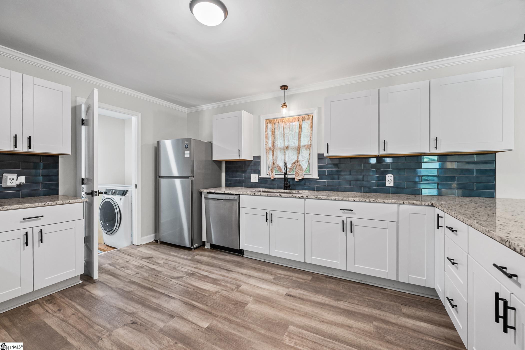 208 Pinewood Drive Taylors, SC 29687