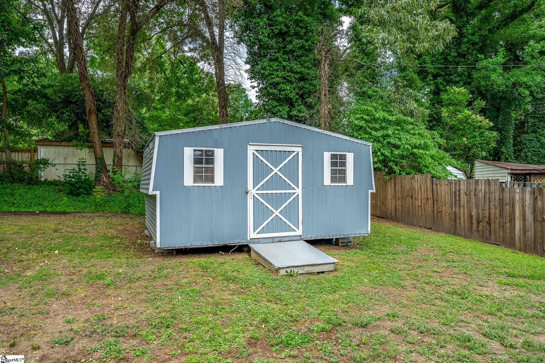 208 Pinewood Drive Taylors, SC 29687
