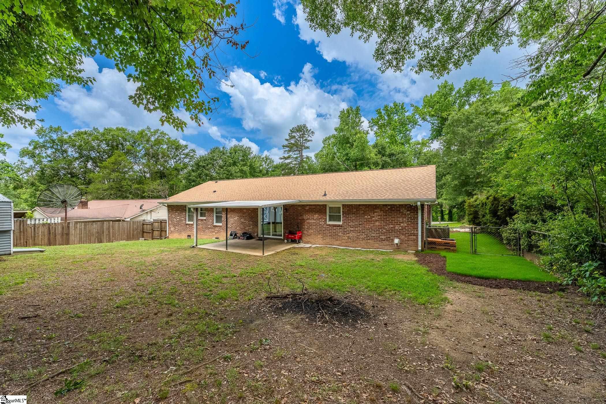 208 Pinewood Drive Taylors, SC 29687