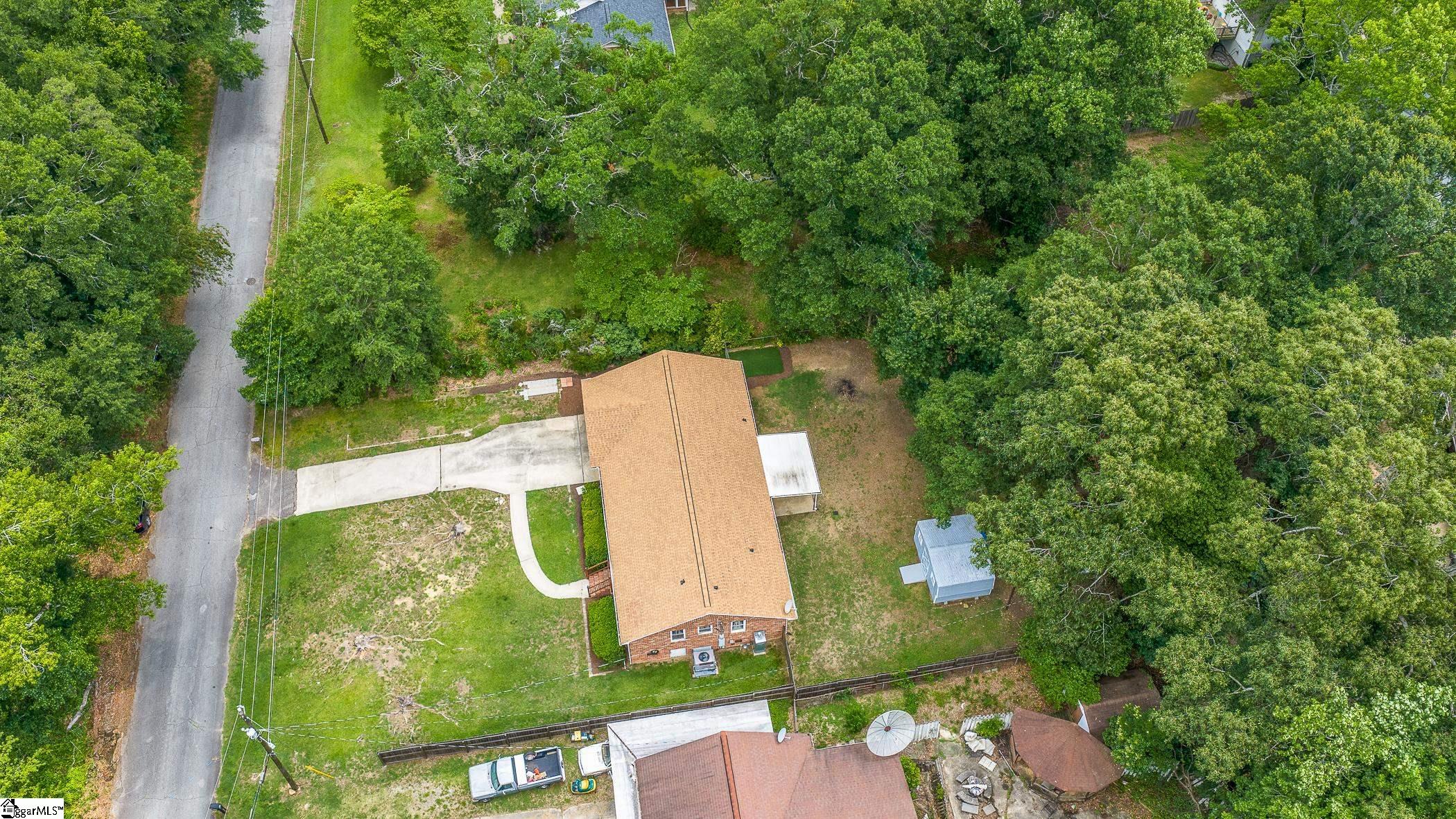 208 Pinewood Drive Taylors, SC 29687