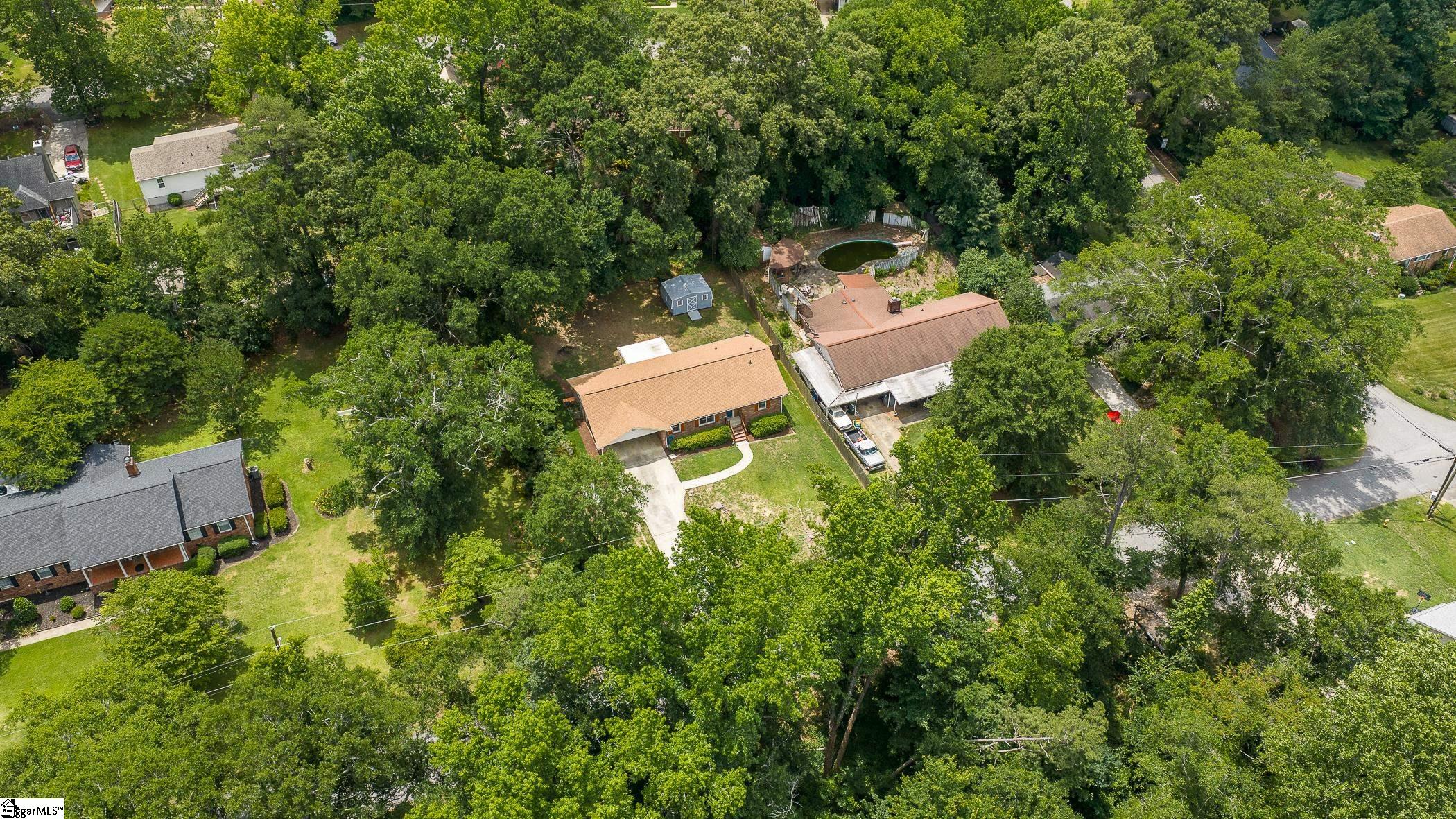 208 Pinewood Drive Taylors, SC 29687
