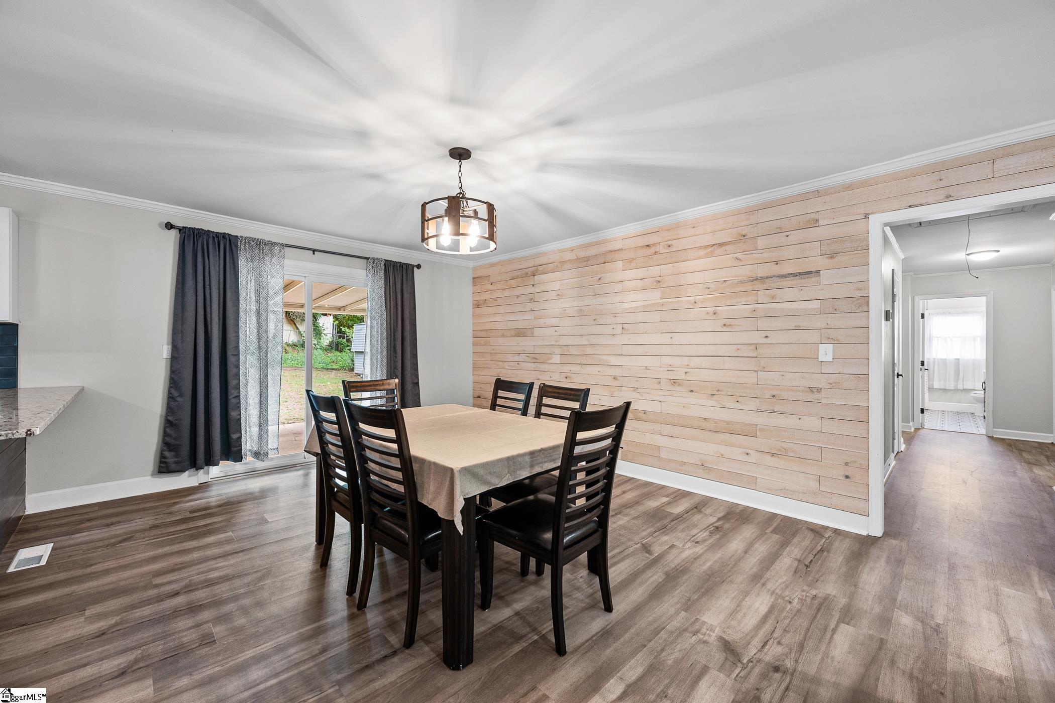 208 Pinewood Drive Taylors, SC 29687