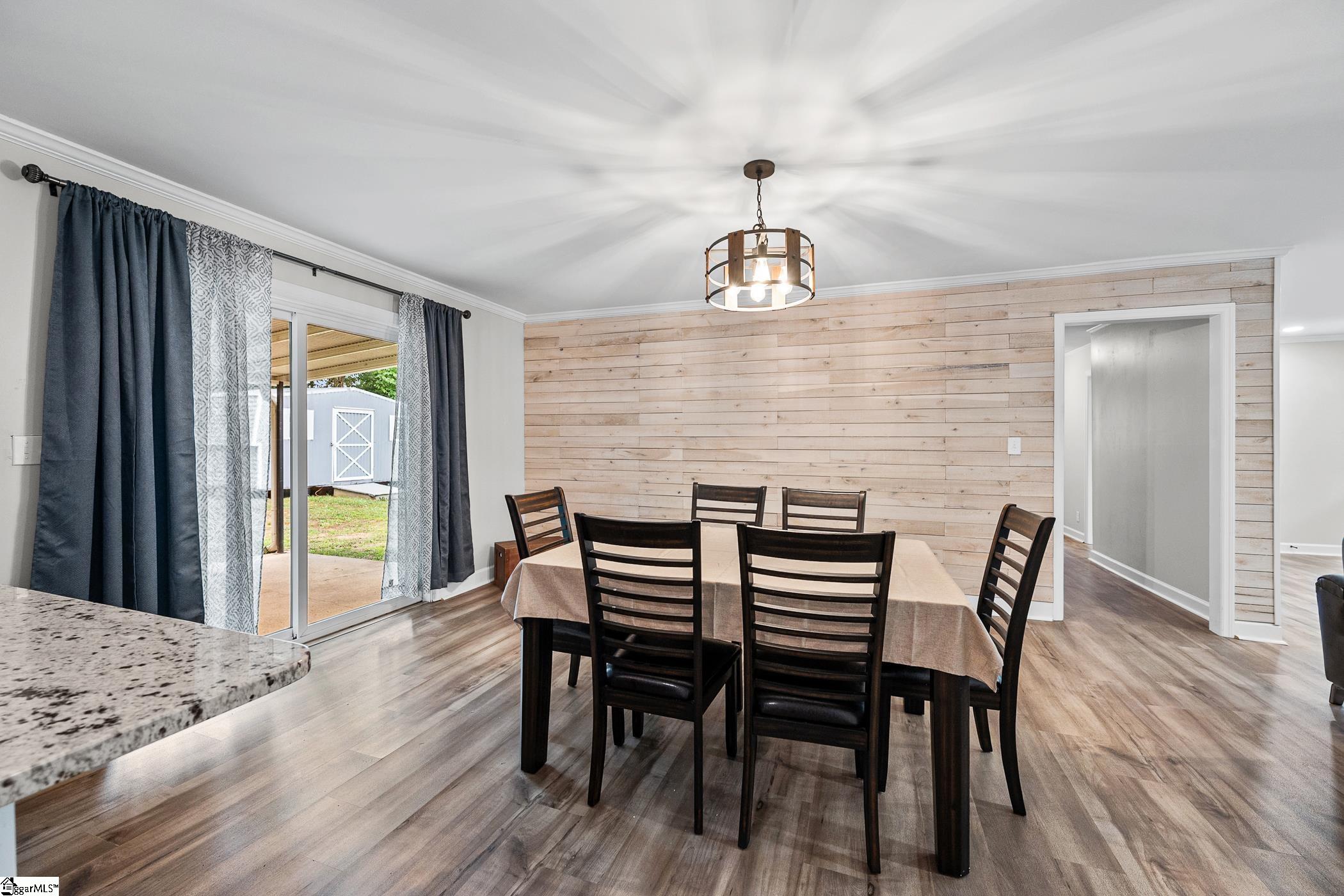 208 Pinewood Drive Taylors, SC 29687