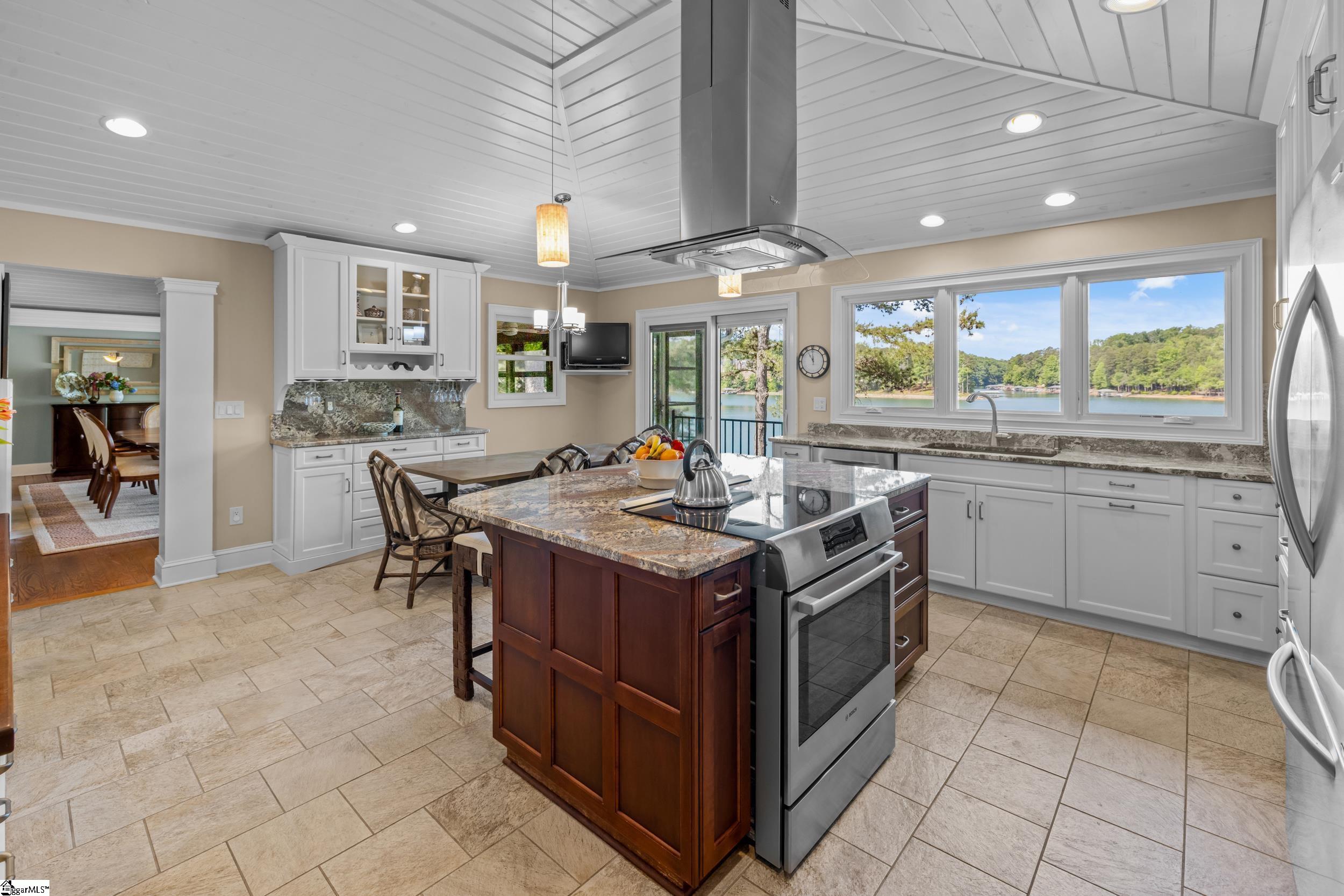 5 Lighthouse Court Salem, SC 29676