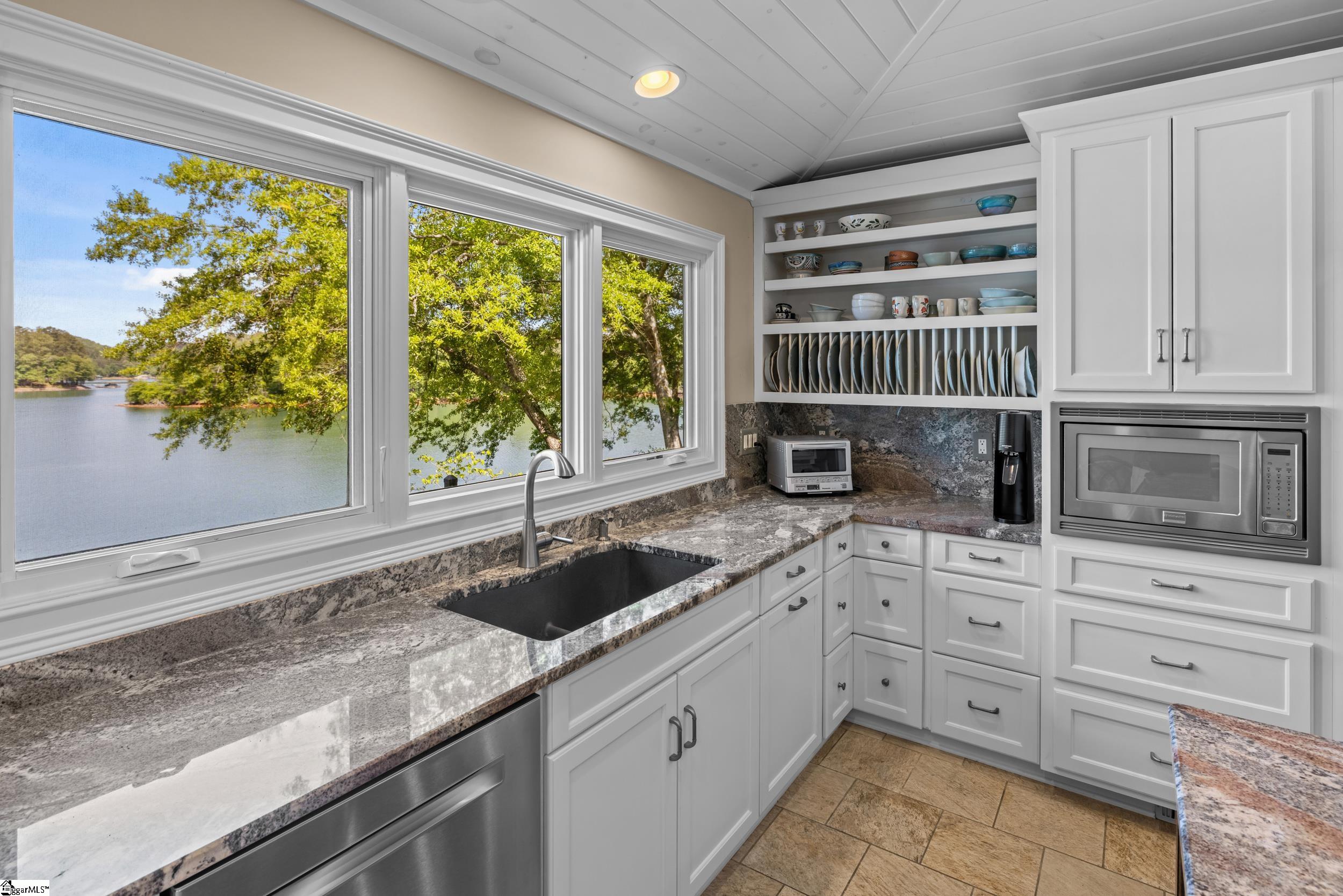 5 Lighthouse Court Salem, SC 29676