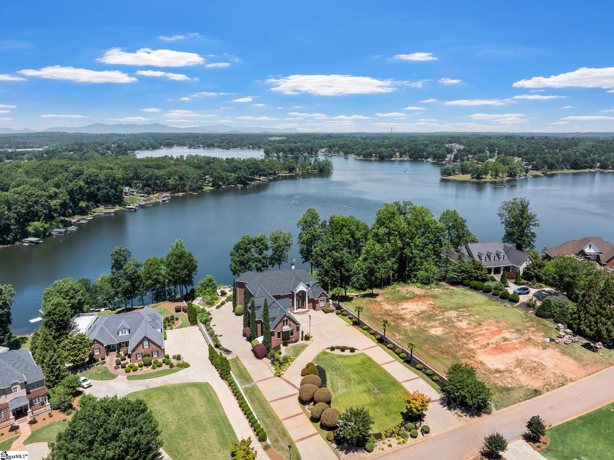 204 E Caledonia Court Inman, SC 29349