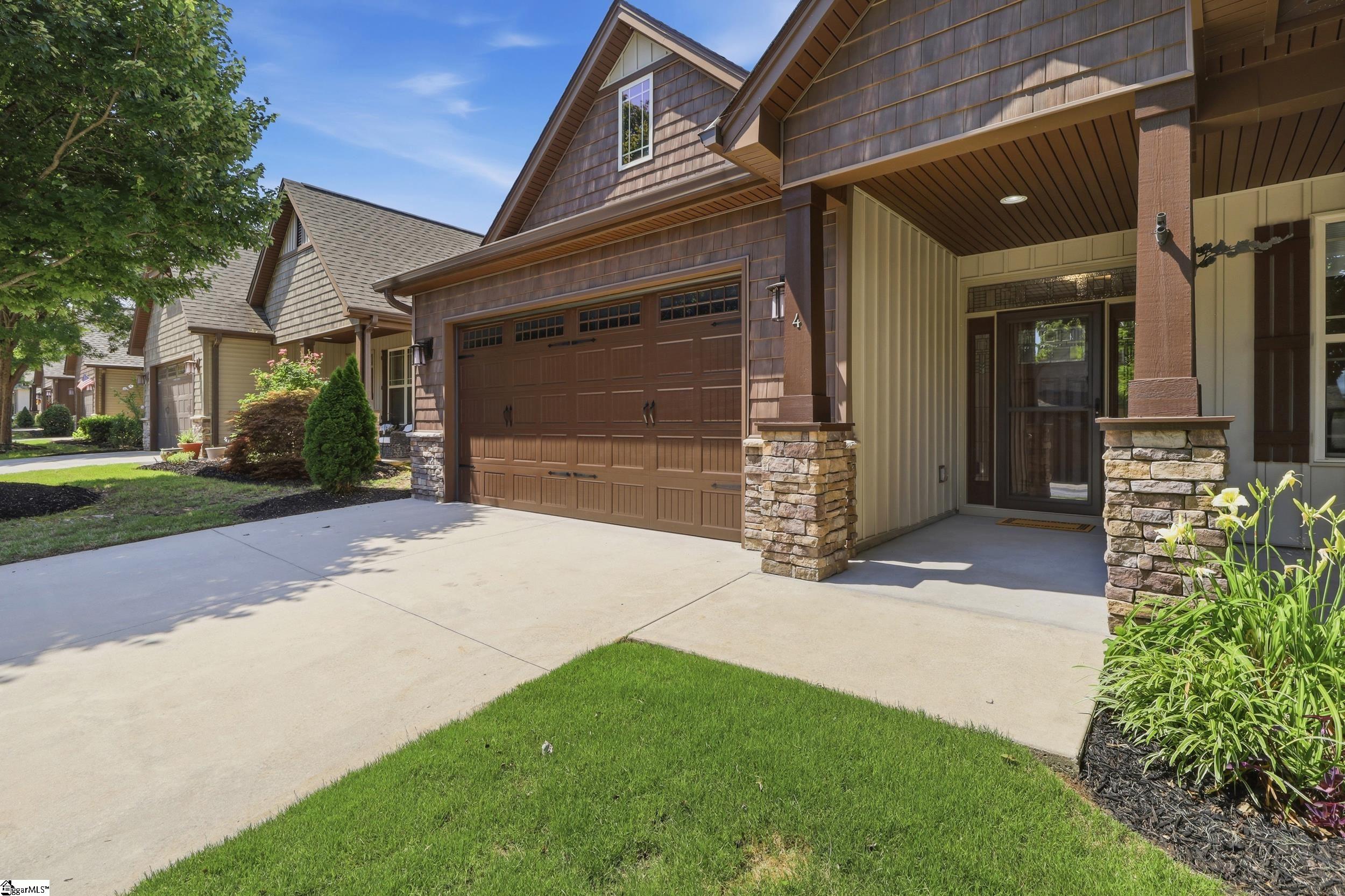 4 Litten Way Greenville, SC 29615