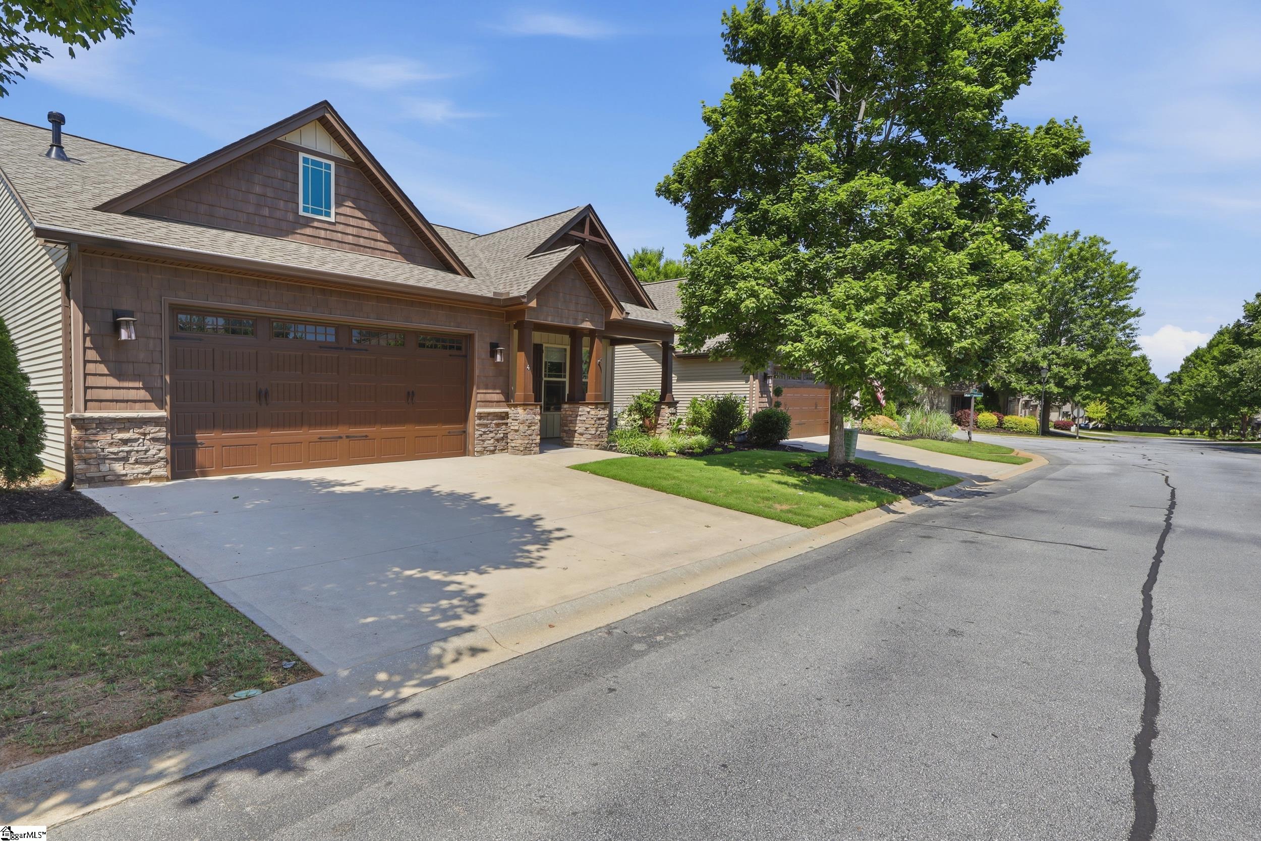 4 Litten Way Greenville, SC 29615