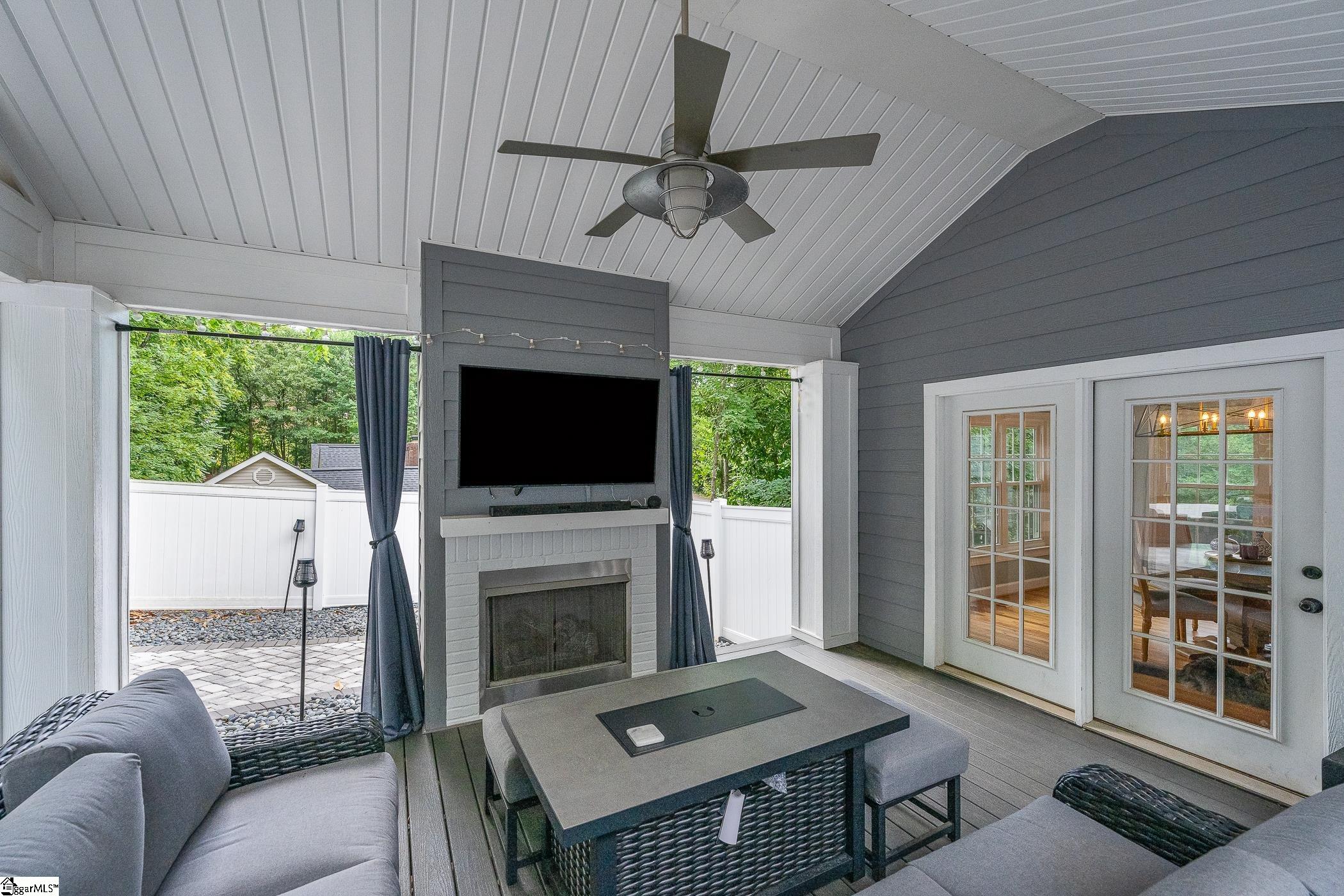118 Leesburg Peak Greer, SC 29651