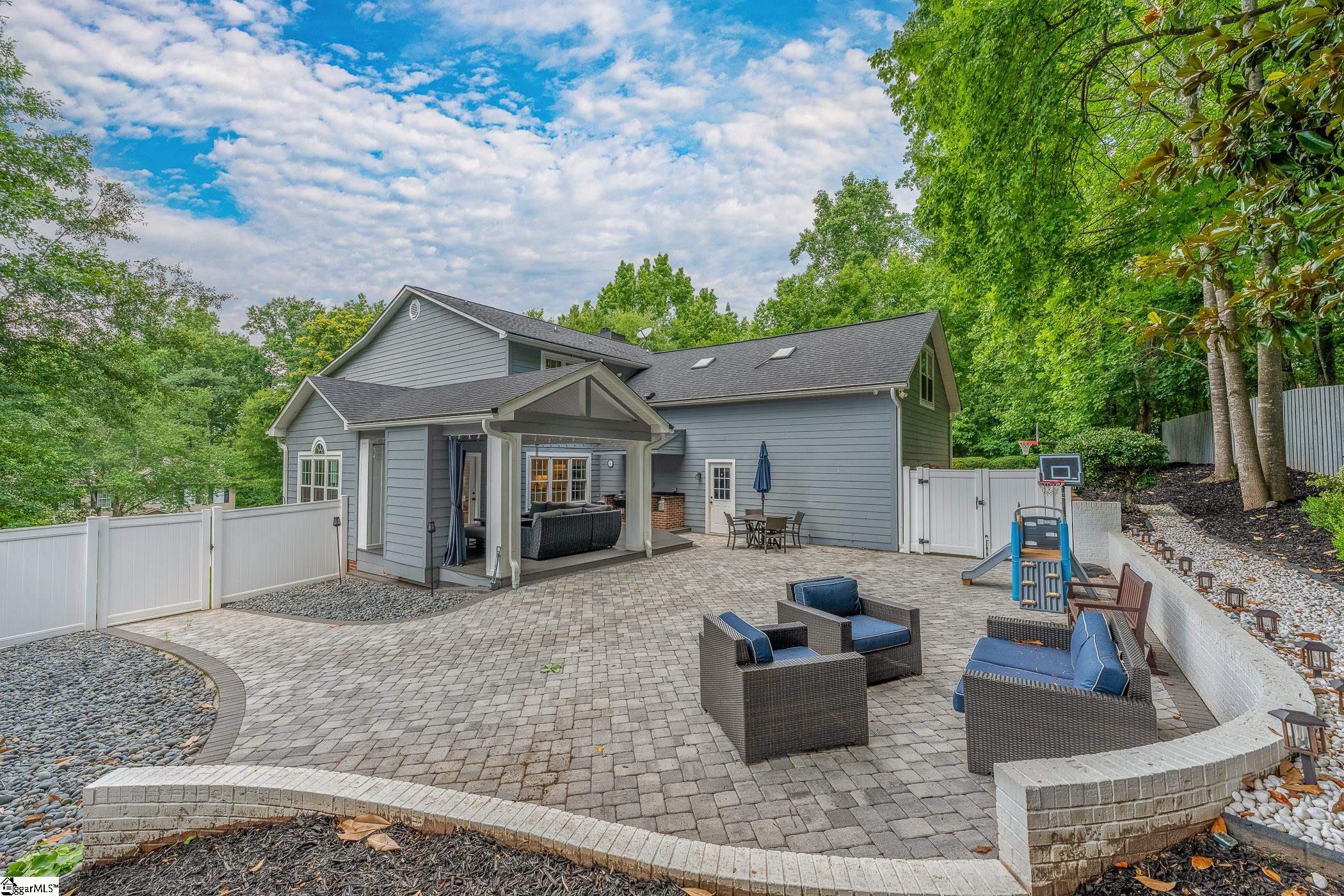 118 Leesburg Peak Greer, SC 29651