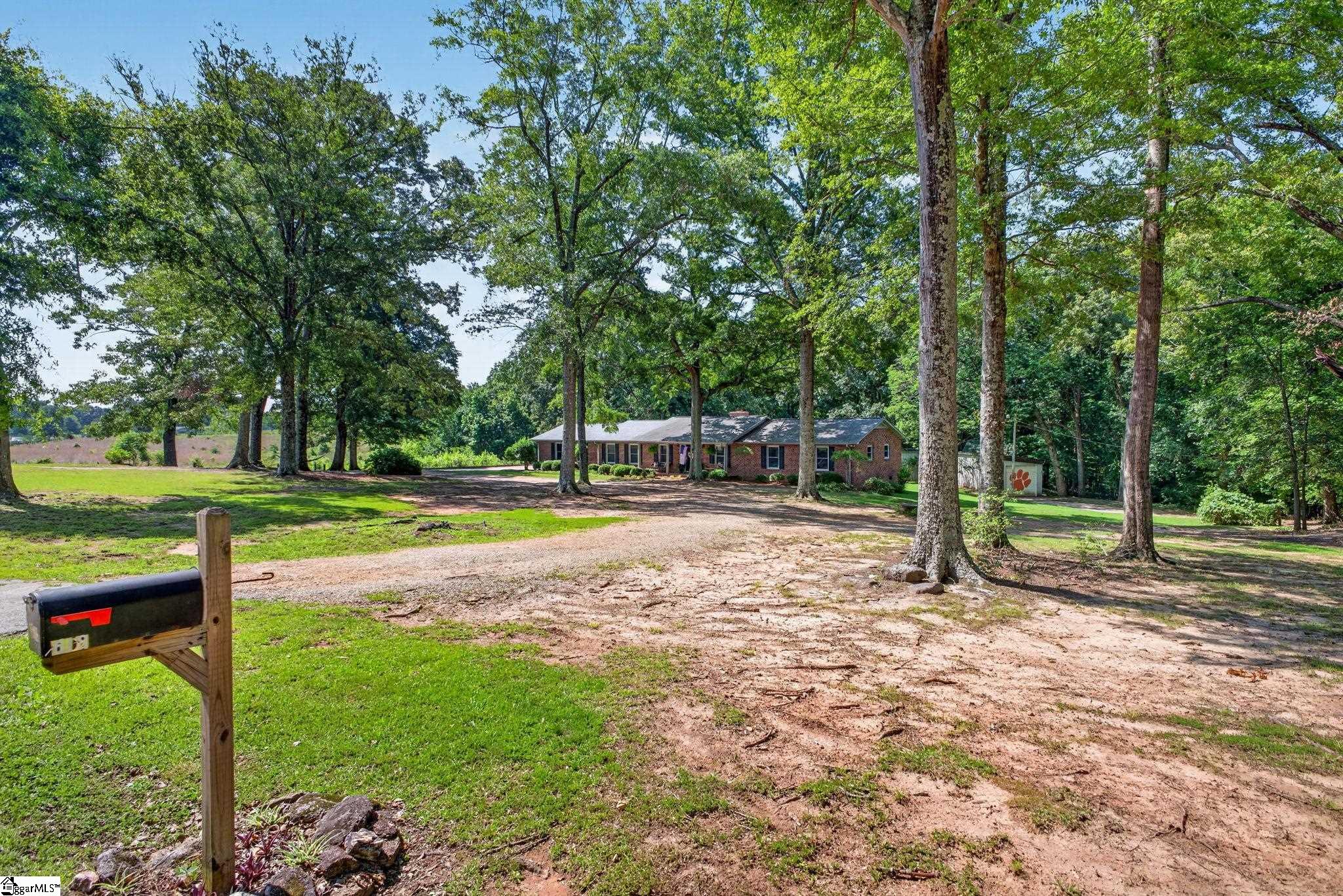 618 Racetrack Road Woodruff, SC 29388