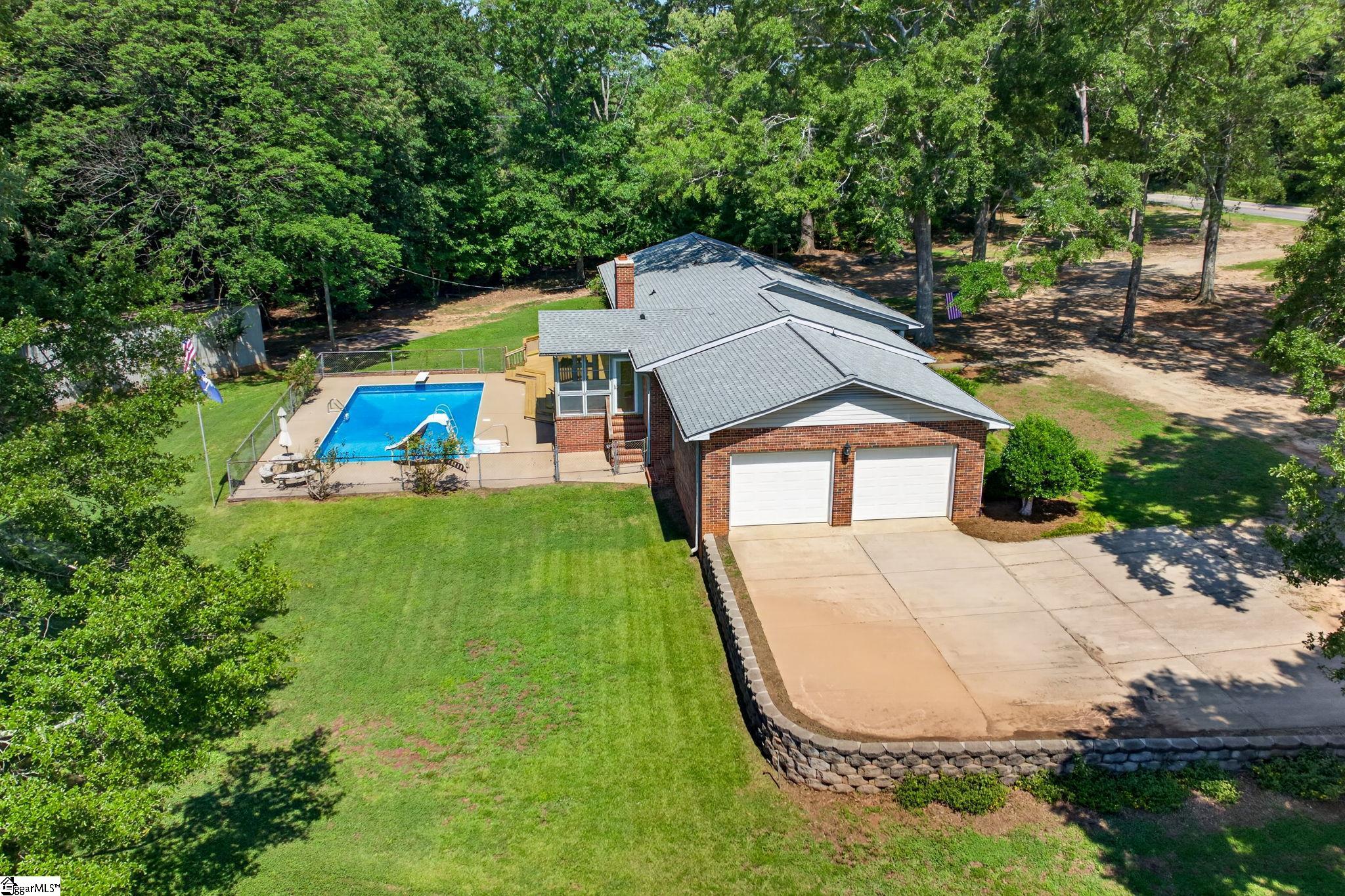 618 Racetrack Road Woodruff, SC 29388