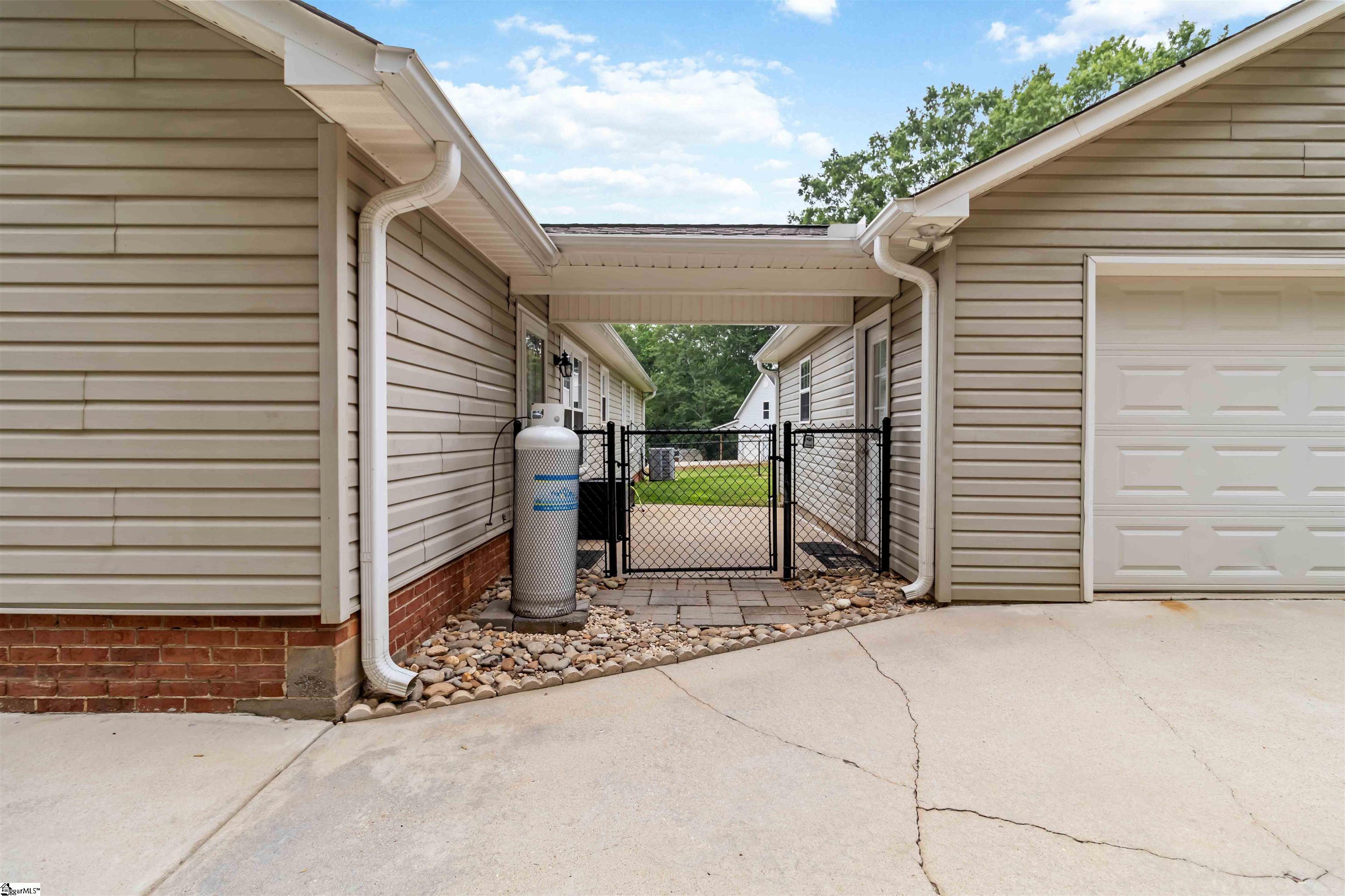 216 Eastridge Court Cowpens, SC 29330