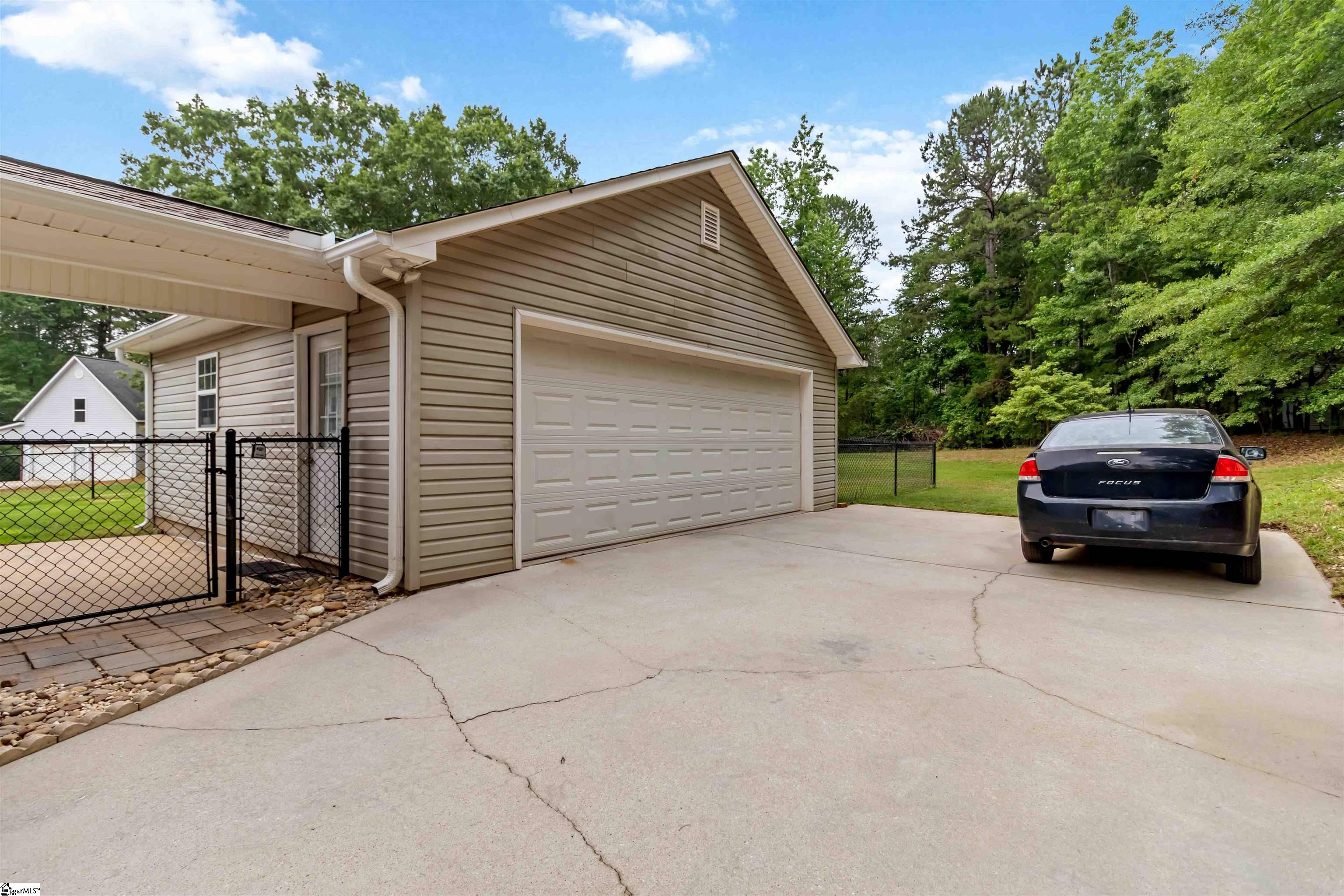 216 Eastridge Court Cowpens, SC 29330