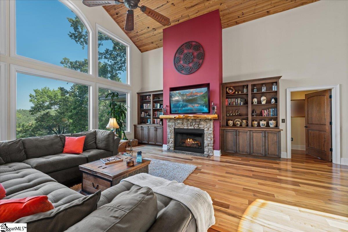 115 Keowee Overlook Road West Union, SC 29696