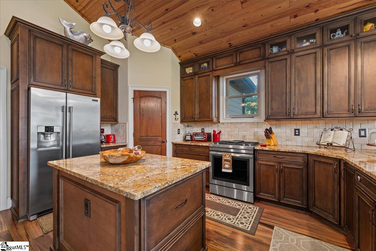 115 Keowee Overlook Road West Union, SC 29696