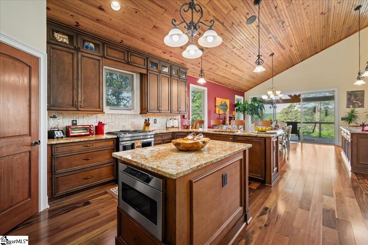115 Keowee Overlook Road West Union, SC 29696