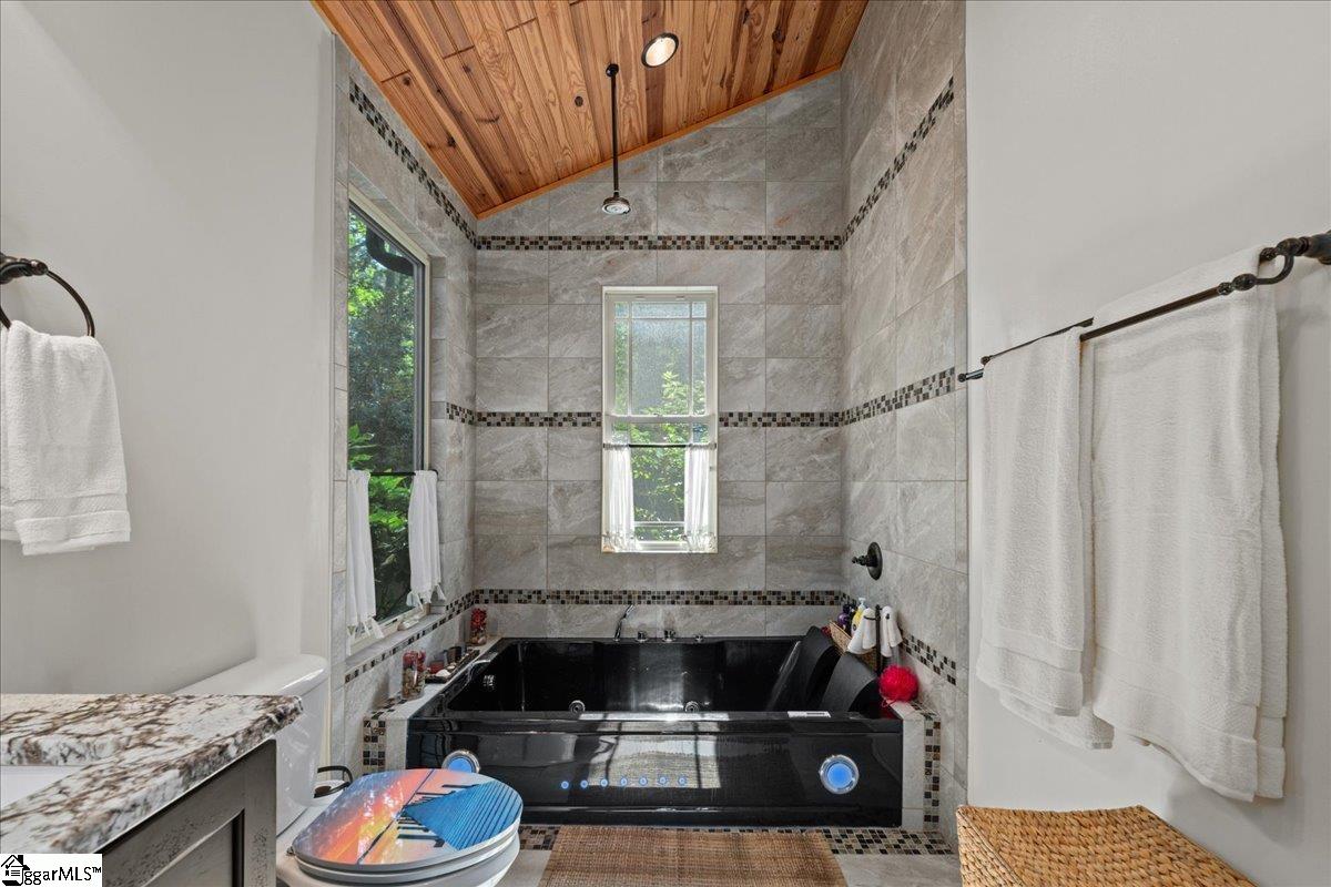 115 Keowee Overlook Road West Union, SC 29696