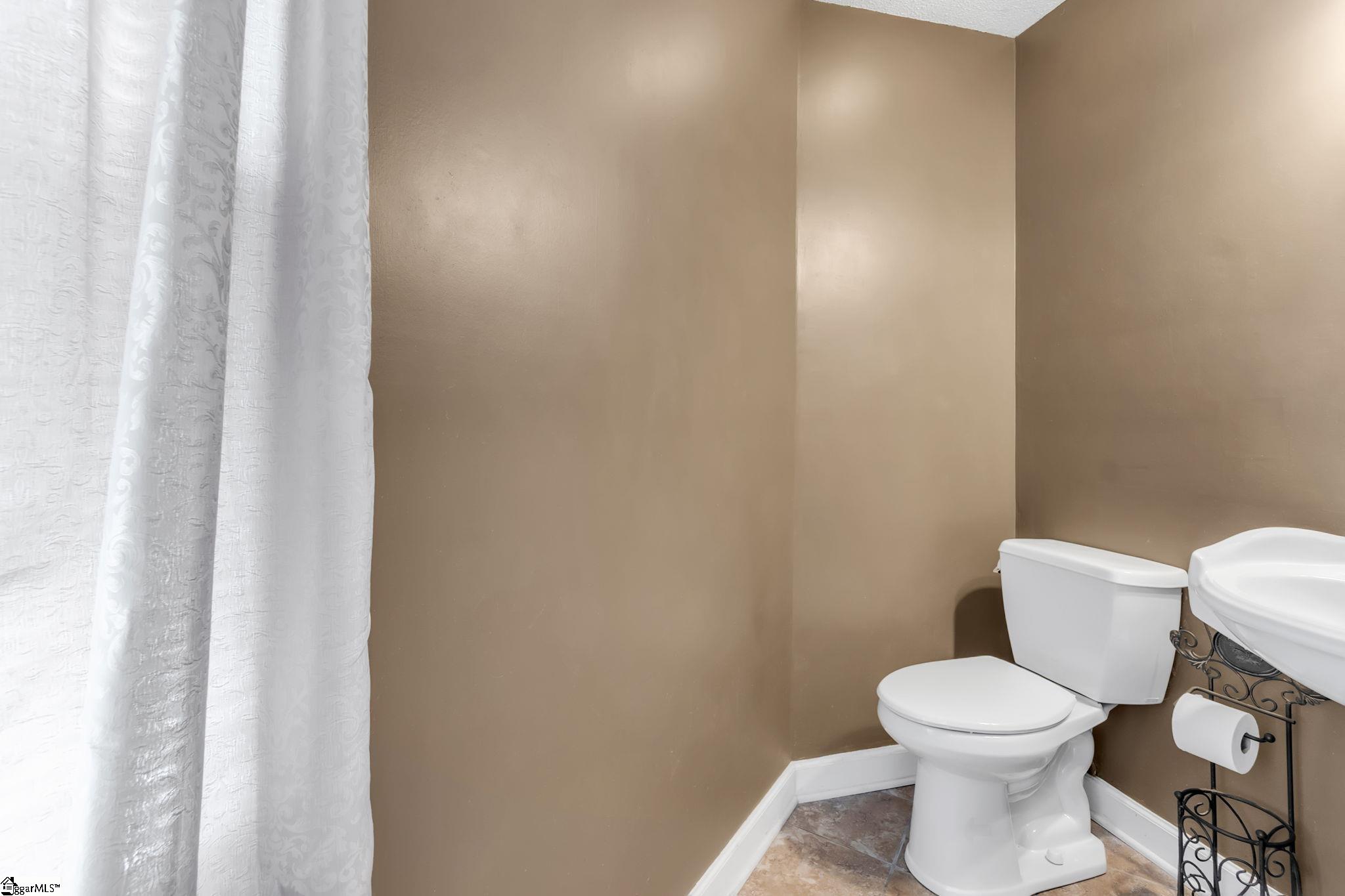 214 S. Chancelor Drive Simpsonville, SC 29681