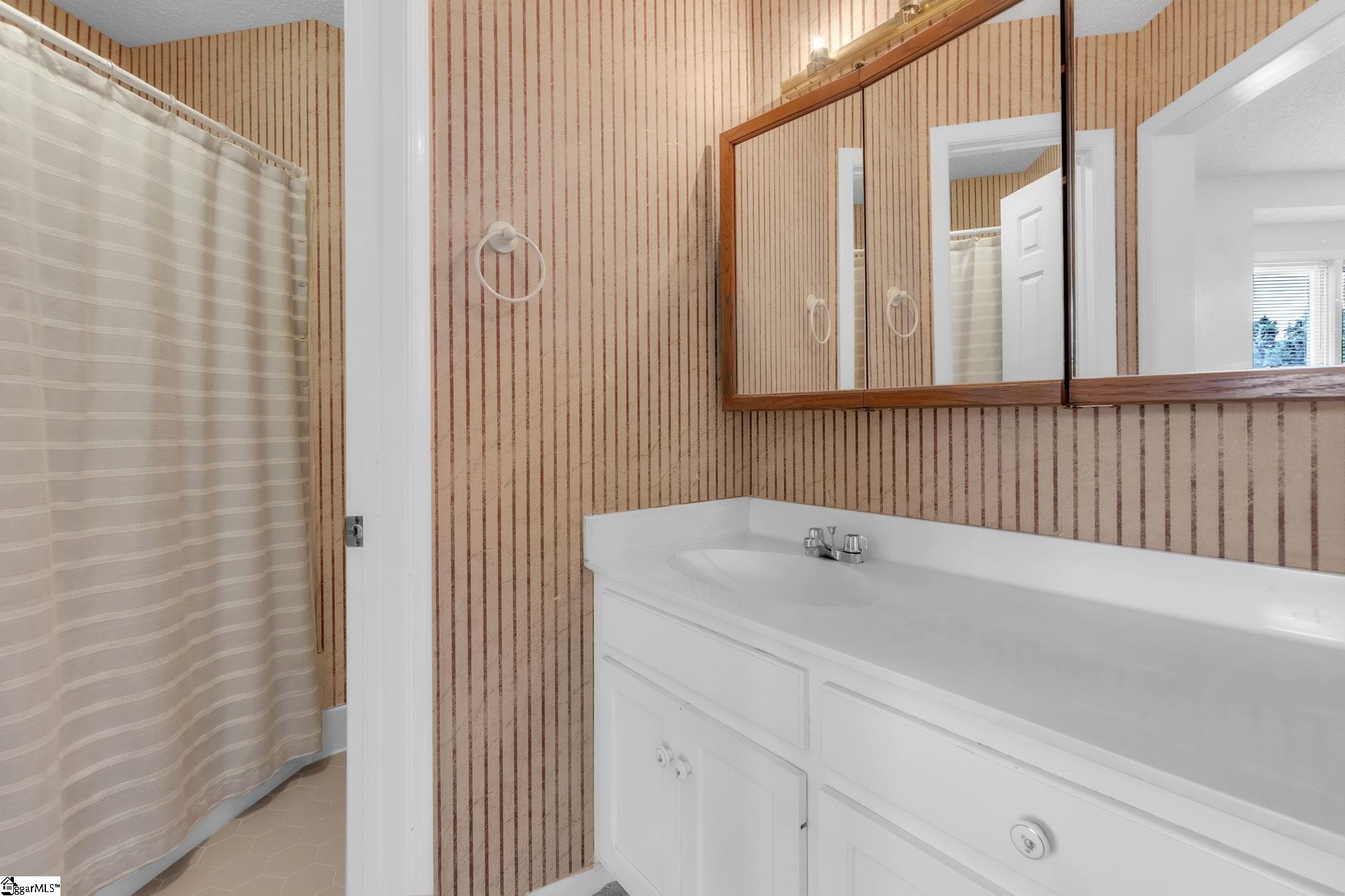 214 S. Chancelor Drive Simpsonville, SC 29681