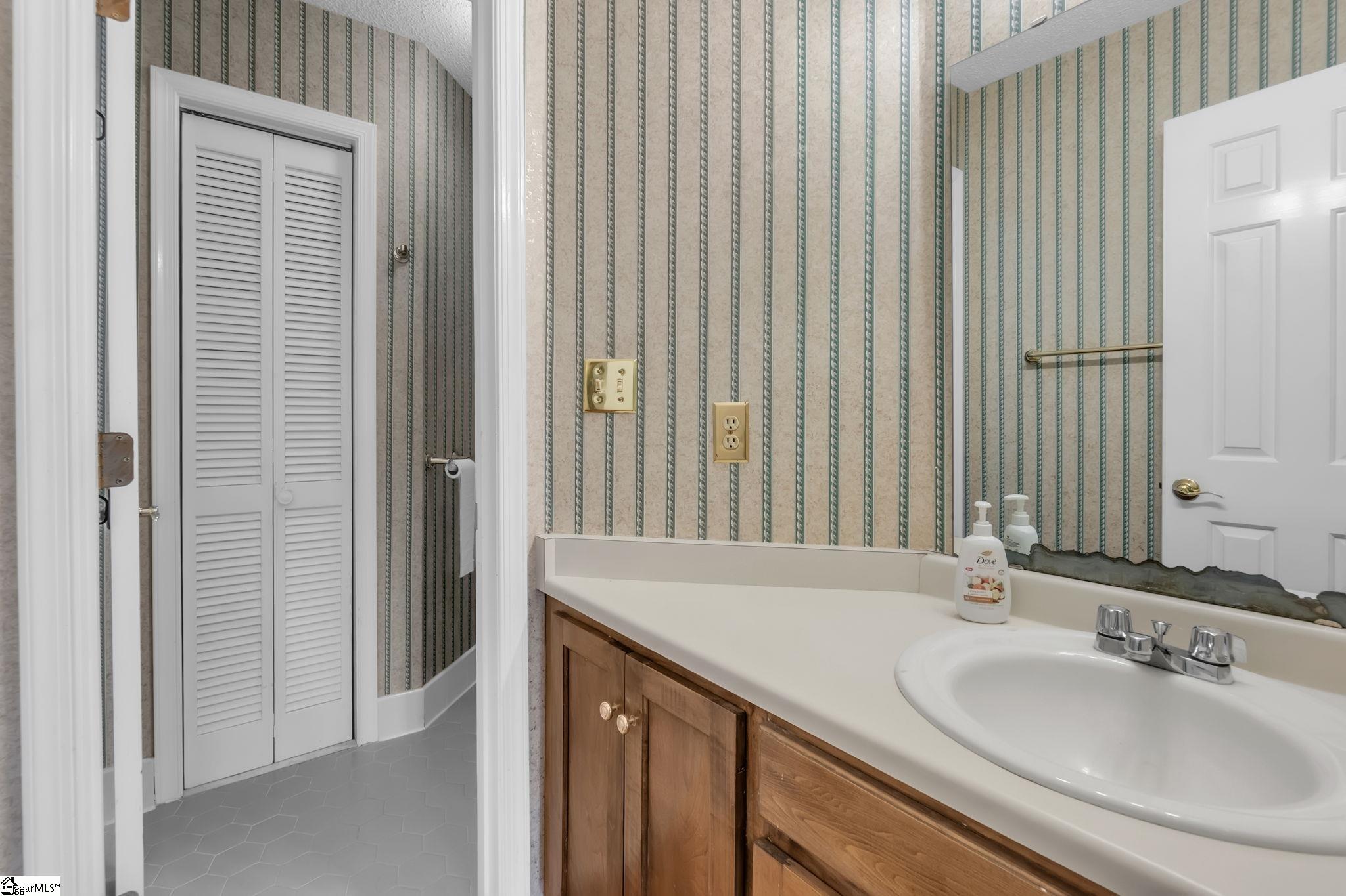 214 S. Chancelor Drive Simpsonville, SC 29681