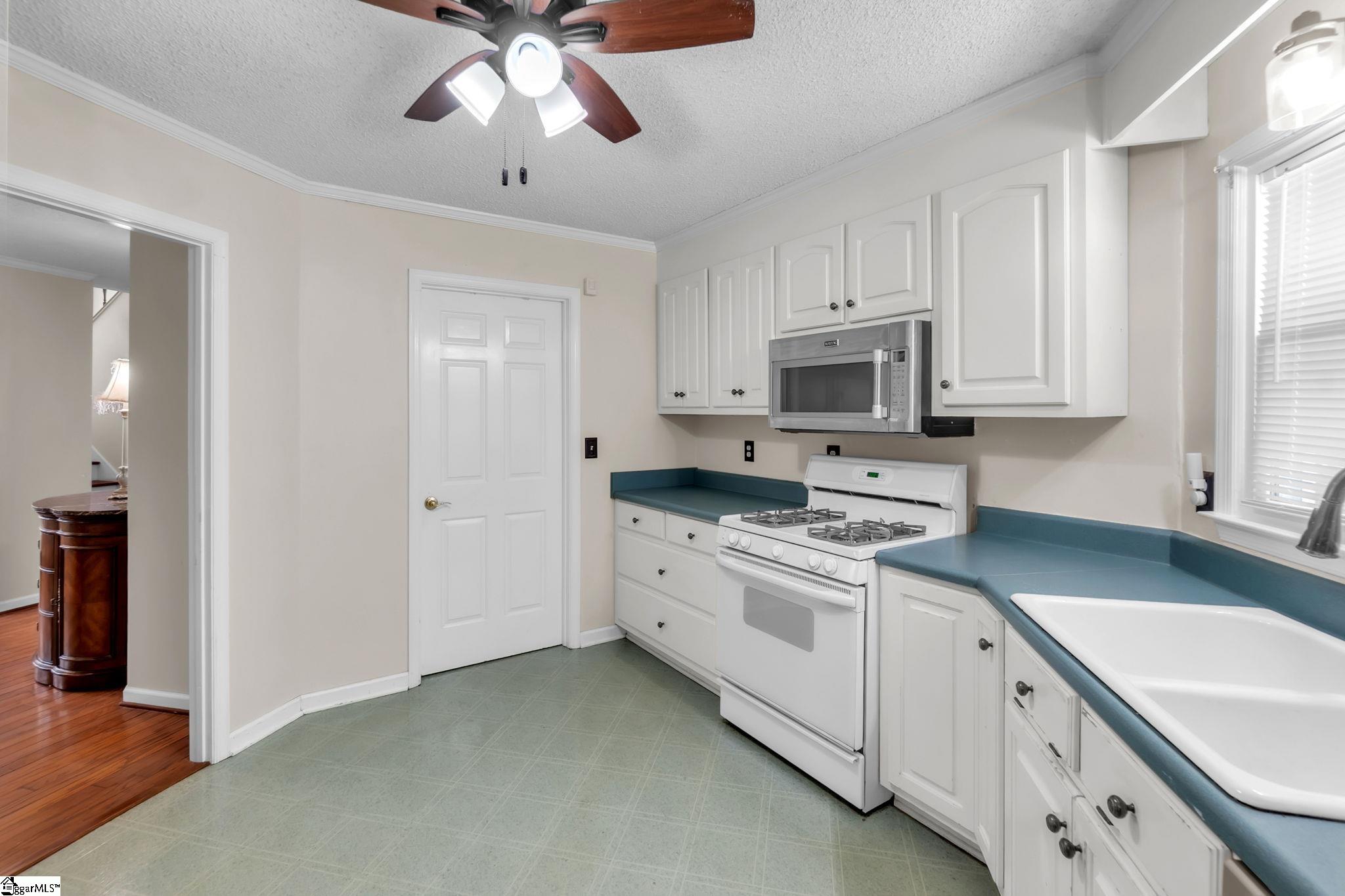 214 S. Chancelor Drive Simpsonville, SC 29681