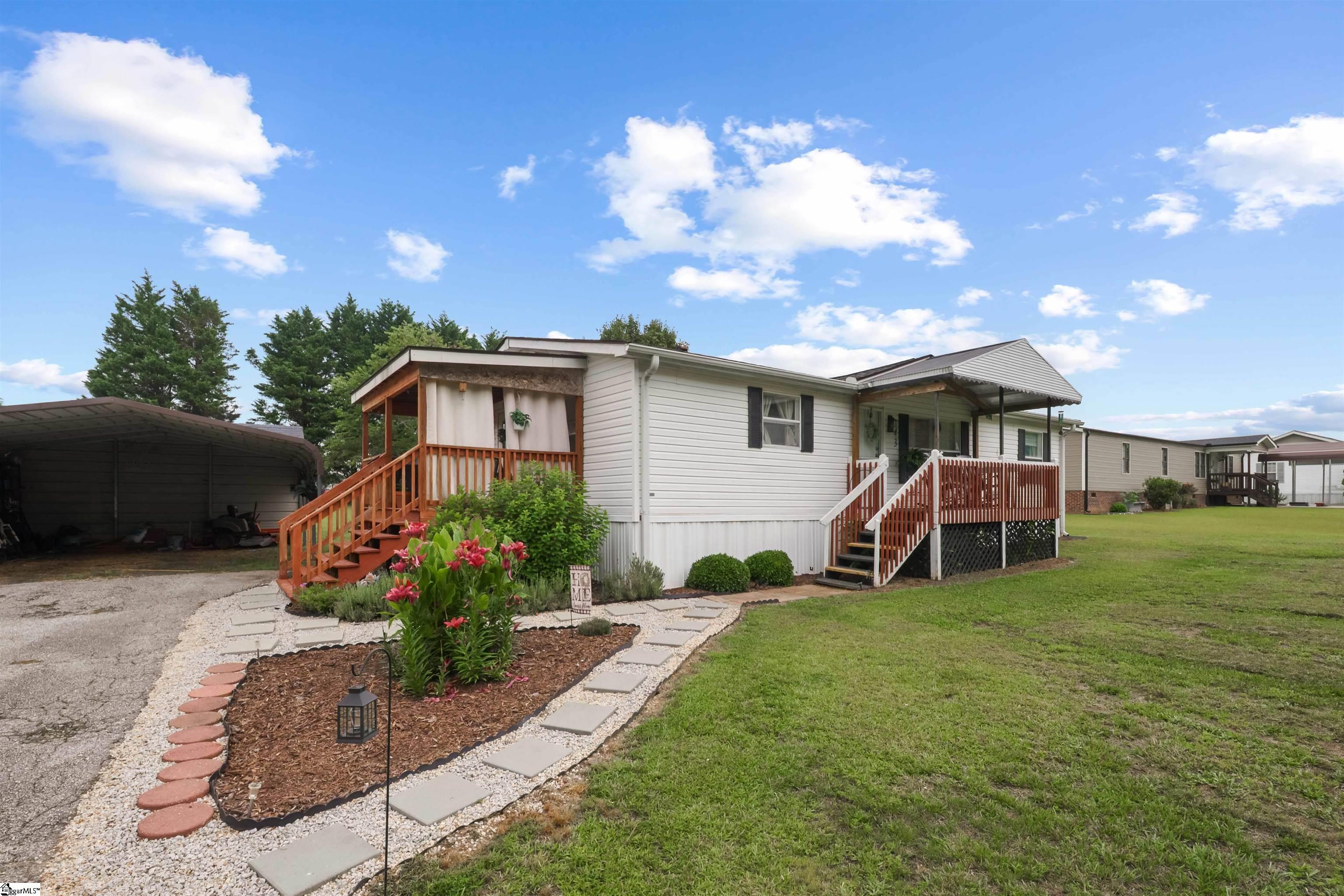 143 Perry Road Woodruff, SC 29388