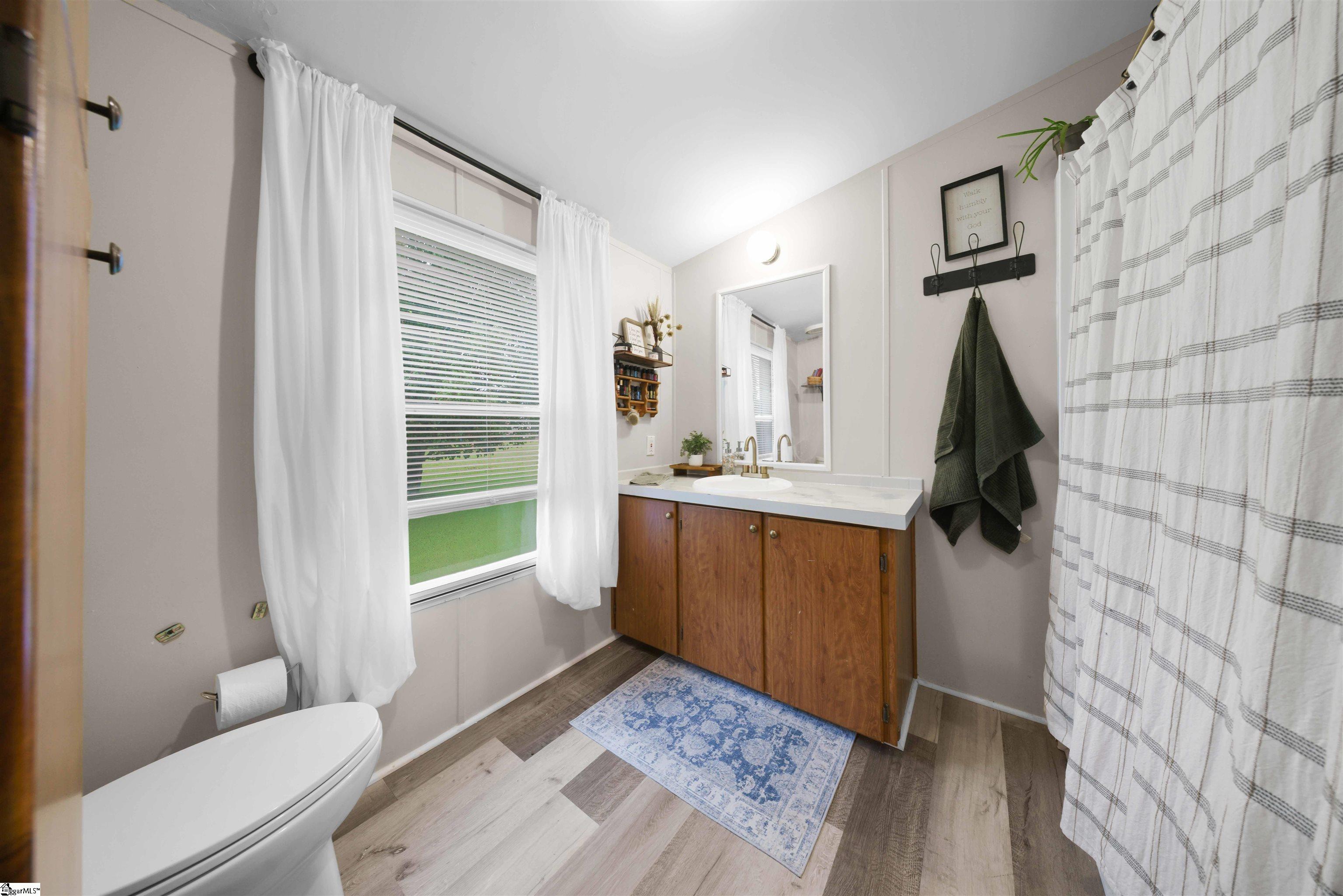 143 Perry Road Woodruff, SC 29388