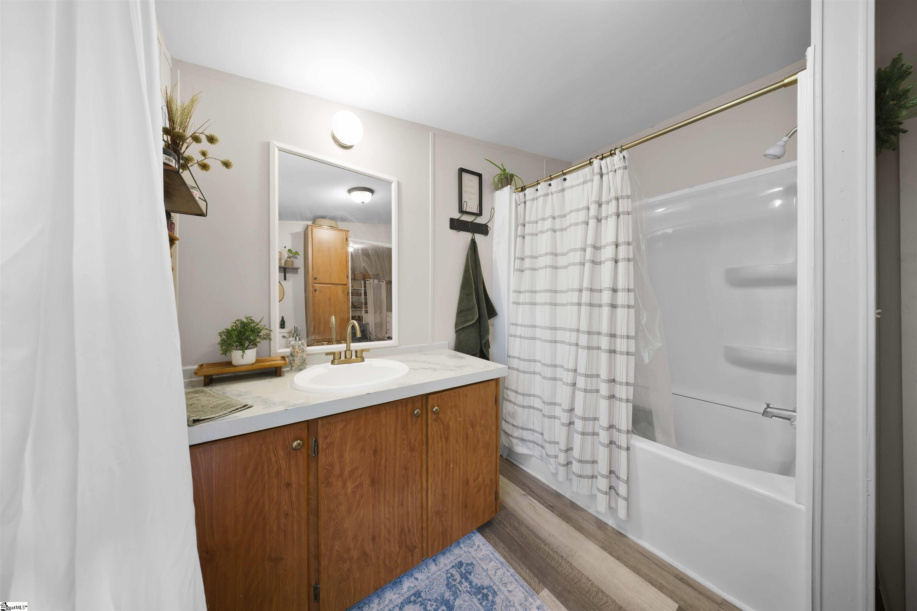 143 Perry Road Woodruff, SC 29388