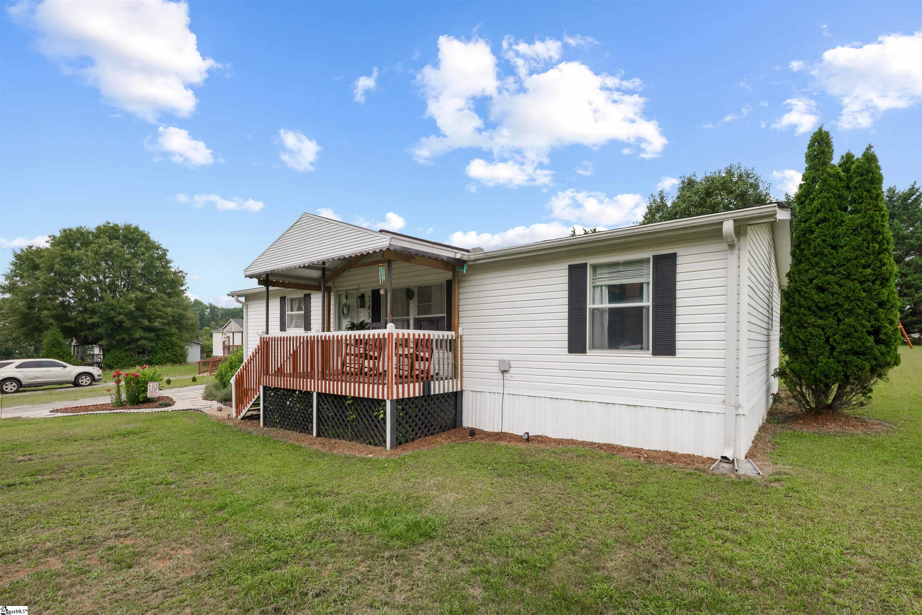 143 Perry Road Woodruff, SC 29388