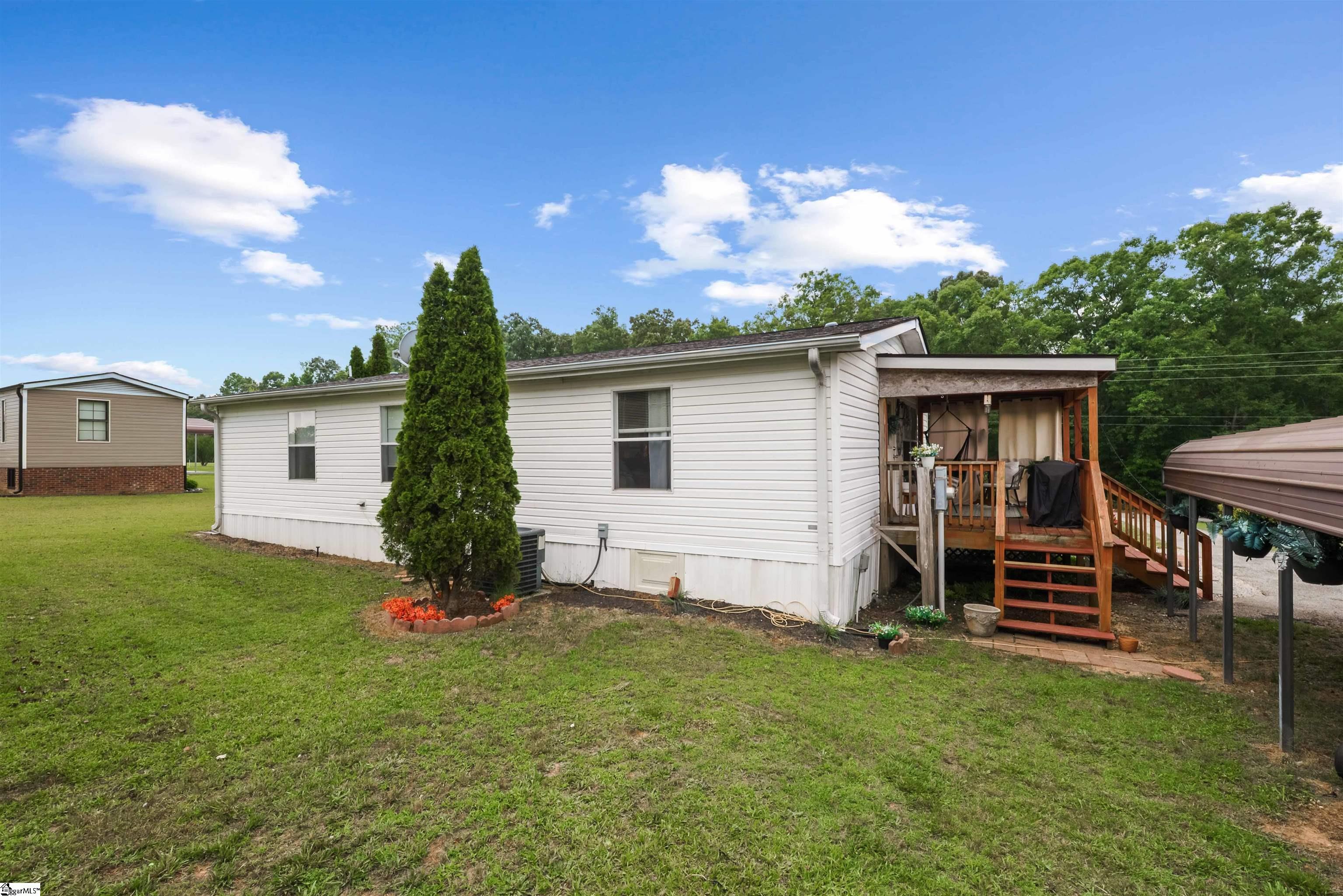 143 Perry Road Woodruff, SC 29388