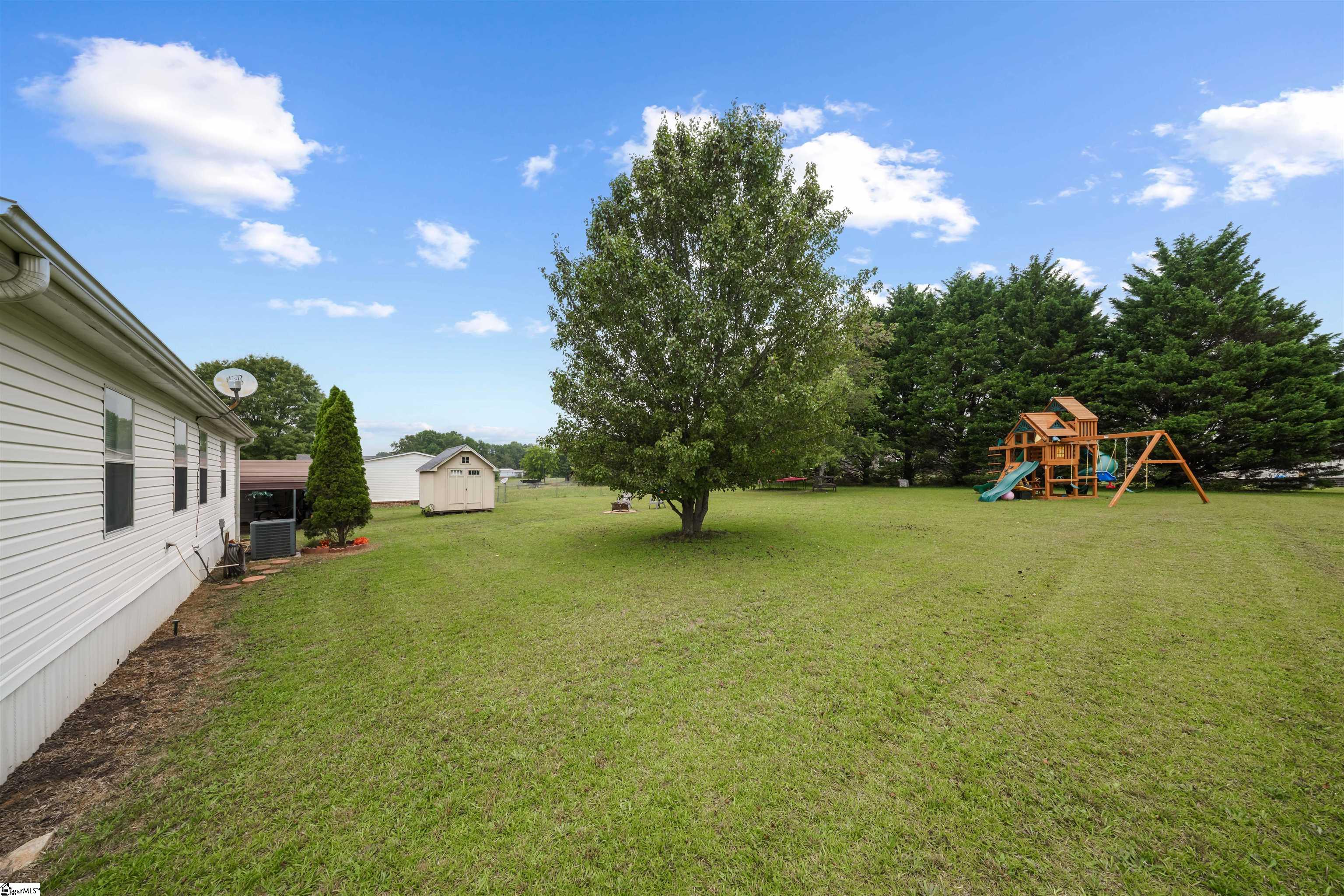 143 Perry Road Woodruff, SC 29388