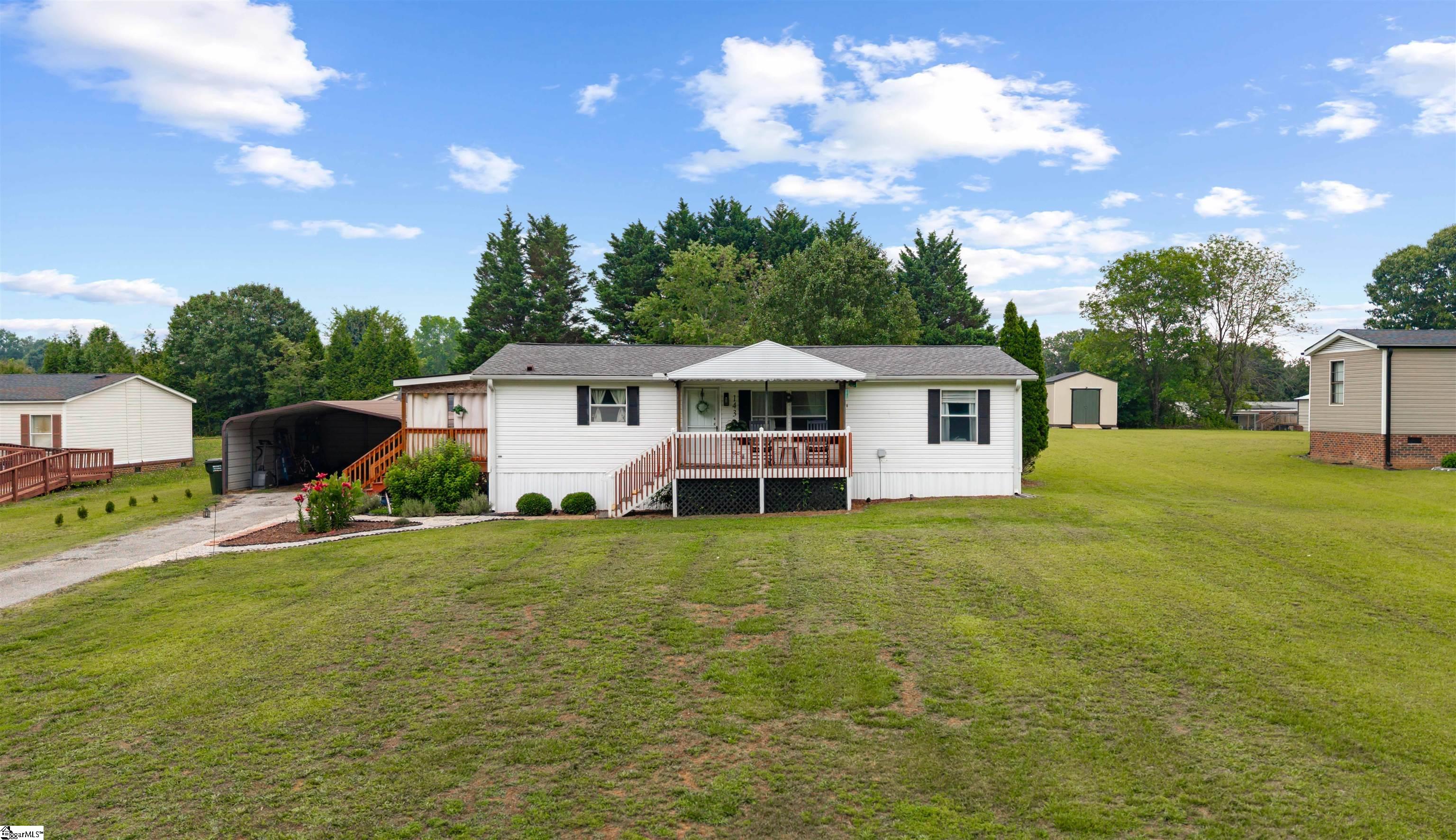 143 Perry Road Woodruff, SC 29388