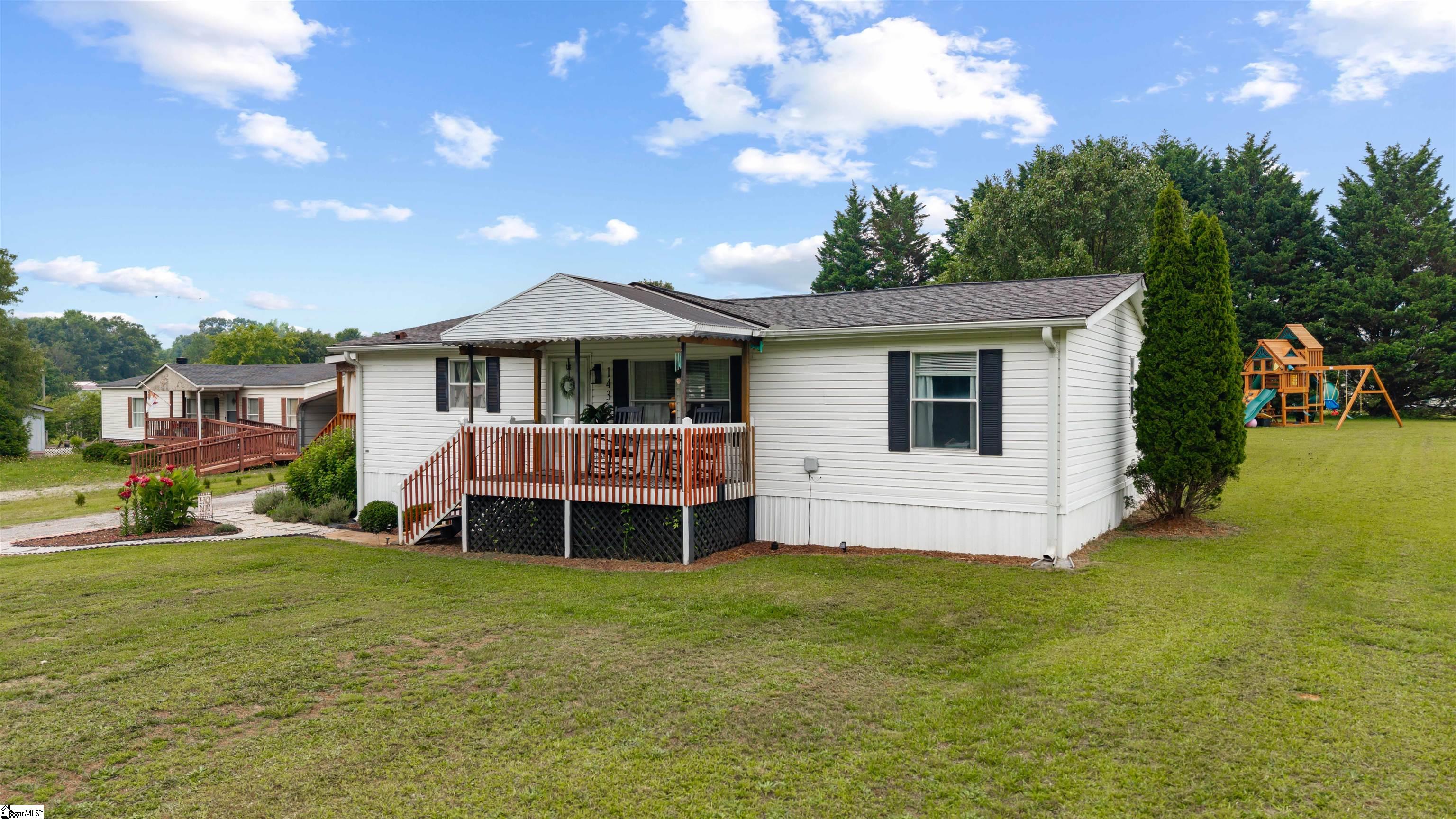 143 Perry Road Woodruff, SC 29388