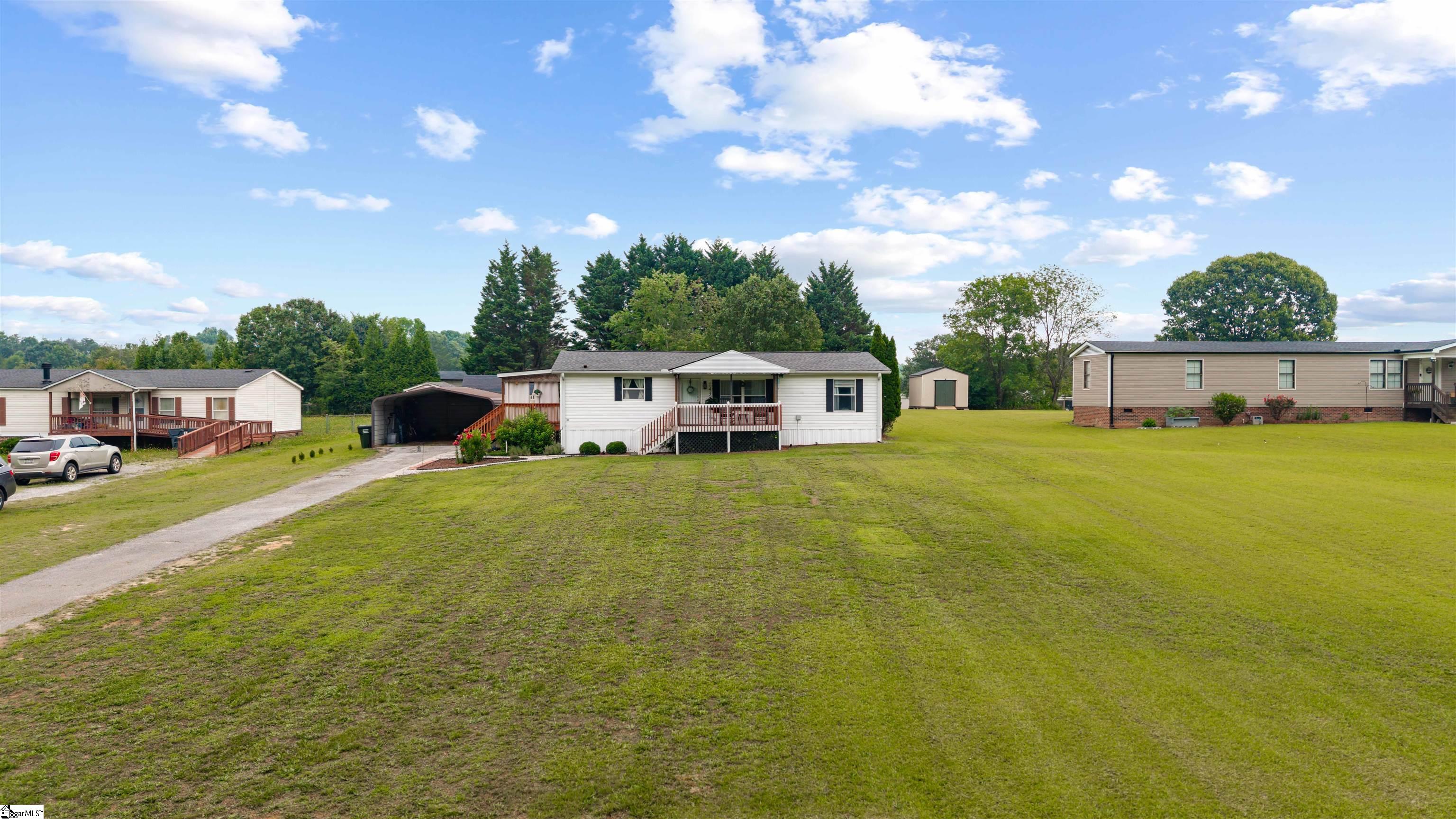 143 Perry Road Woodruff, SC 29388