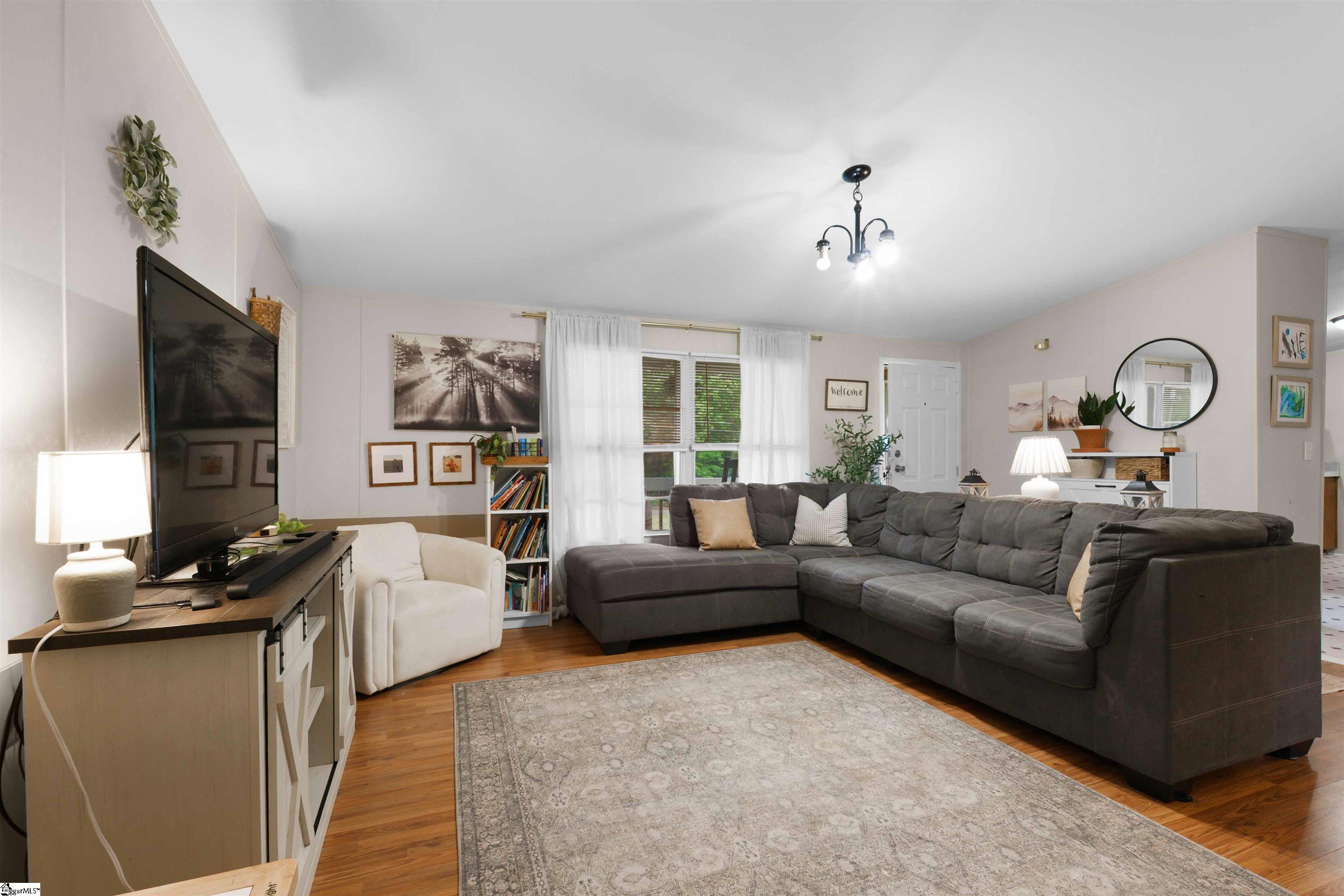 143 Perry Road Woodruff, SC 29388