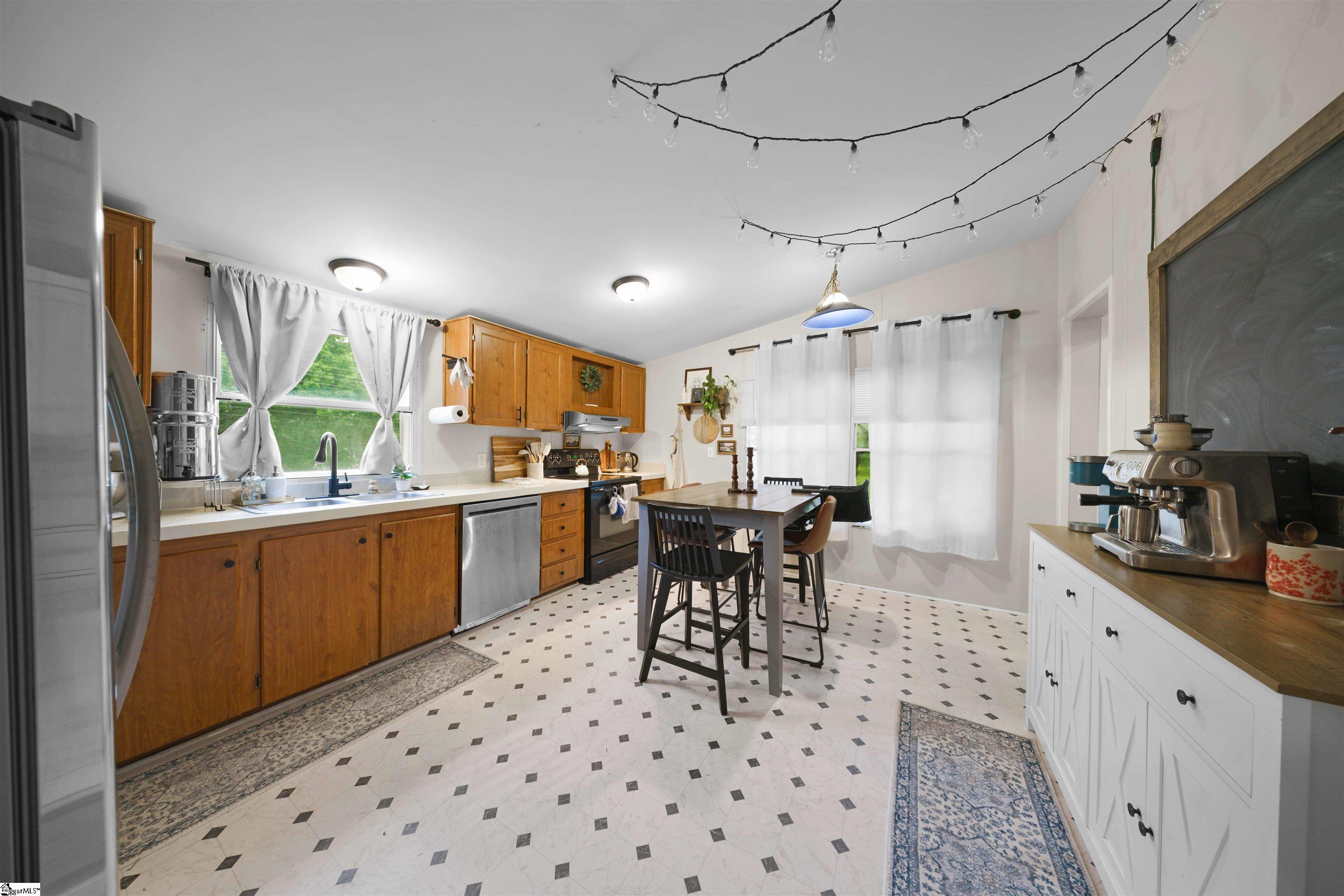 143 Perry Road Woodruff, SC 29388