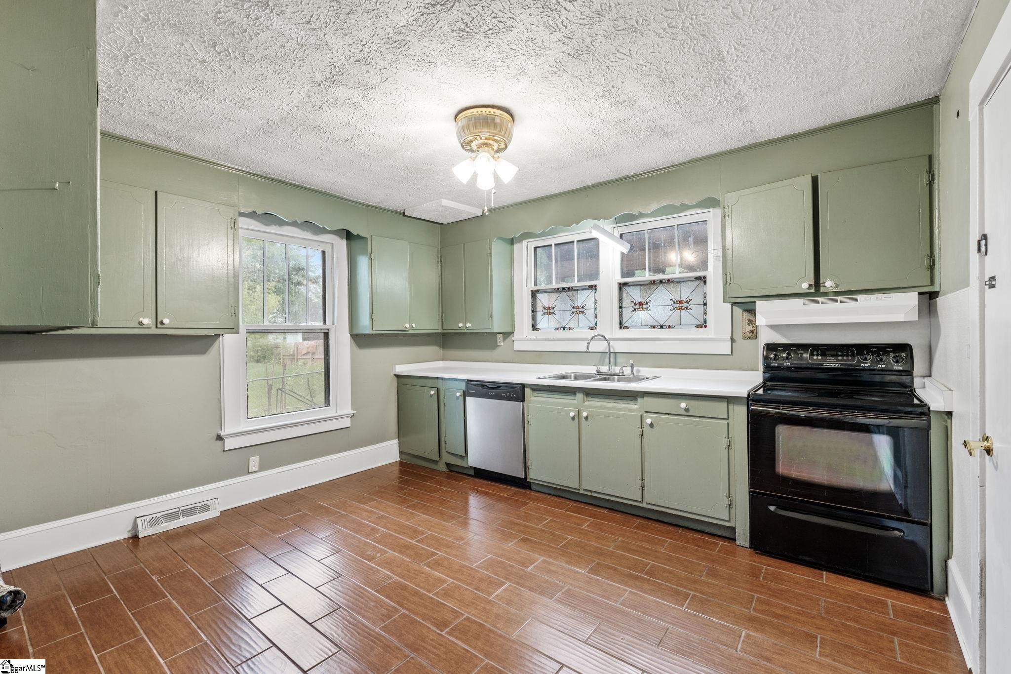 303 Front Street Easley, SC 29640