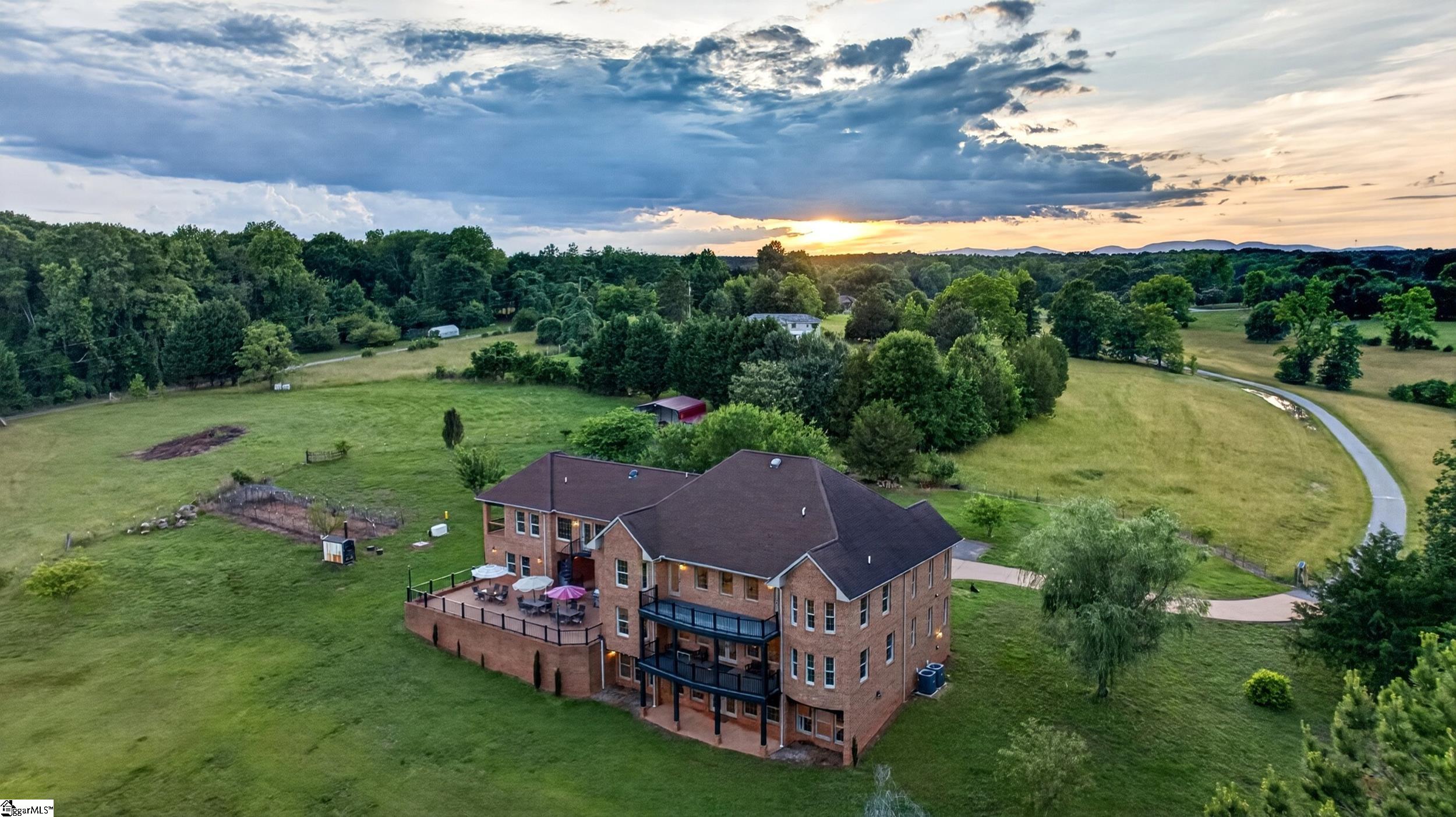 502 Hickory Hollow Road Inman, SC 29349