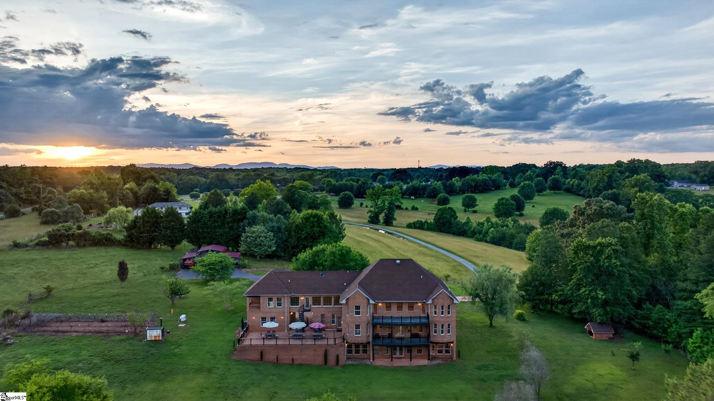 502 Hickory Hollow Road Inman, SC 29349