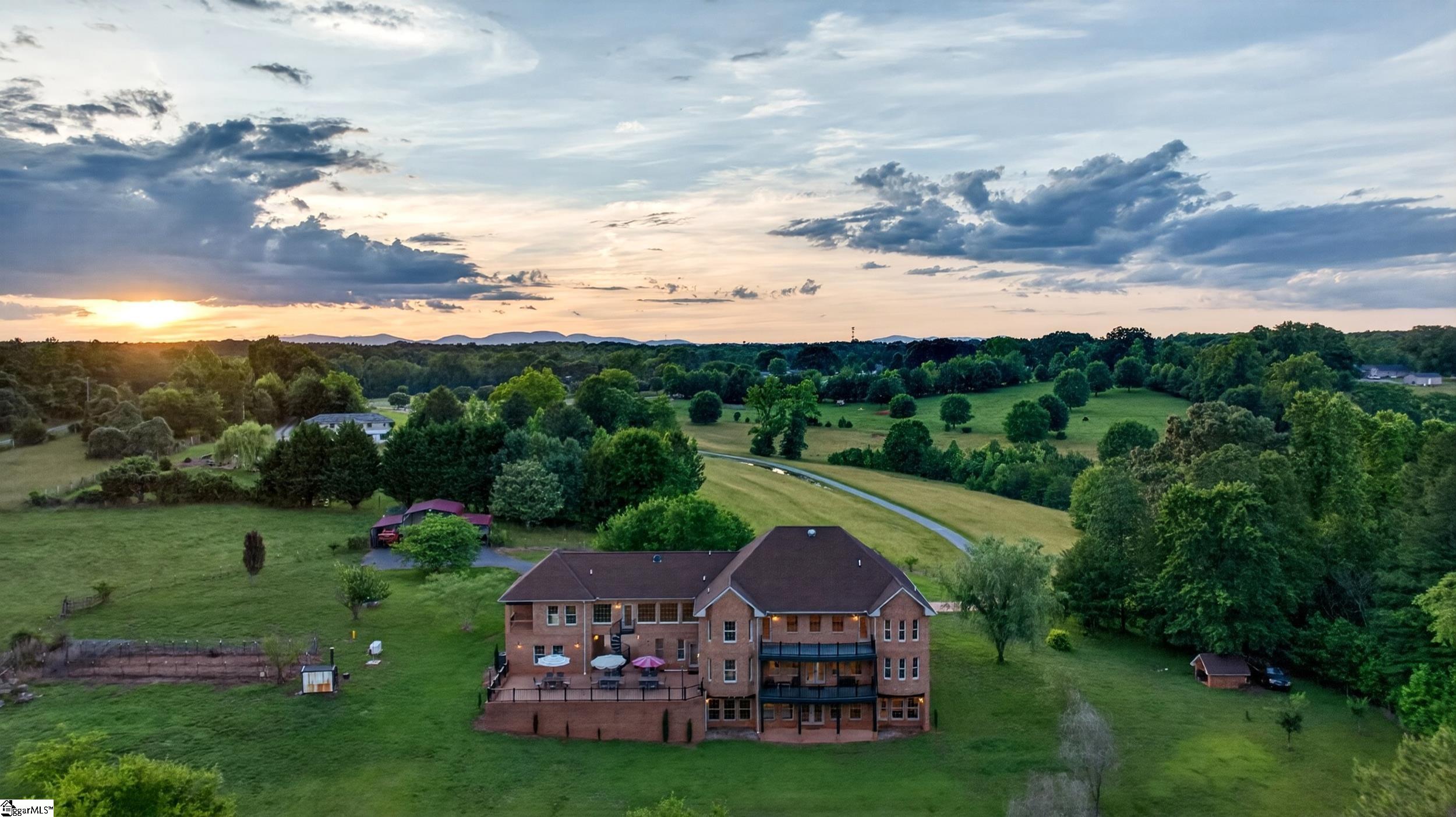 502 Hickory Hollow Road Inman, SC 29349