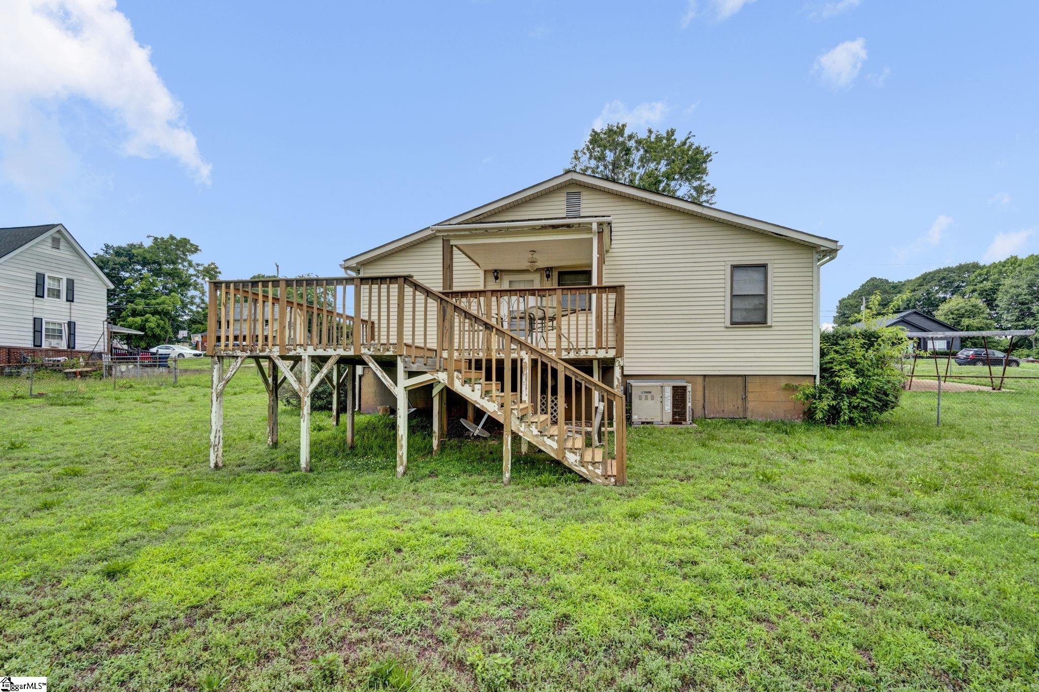 9 Langley Street Pelzer, SC 29669