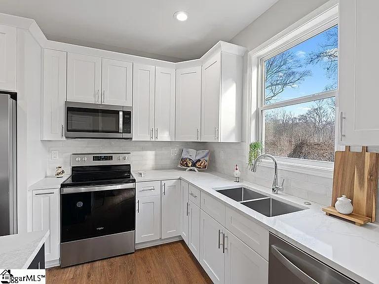 711 Rockcliffe Street Greenville, SC 29617