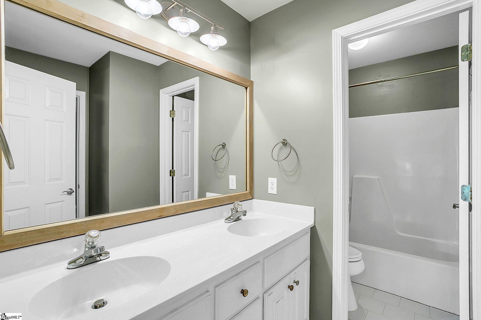 109 E Hypericum Lane Greenville, SC 29615