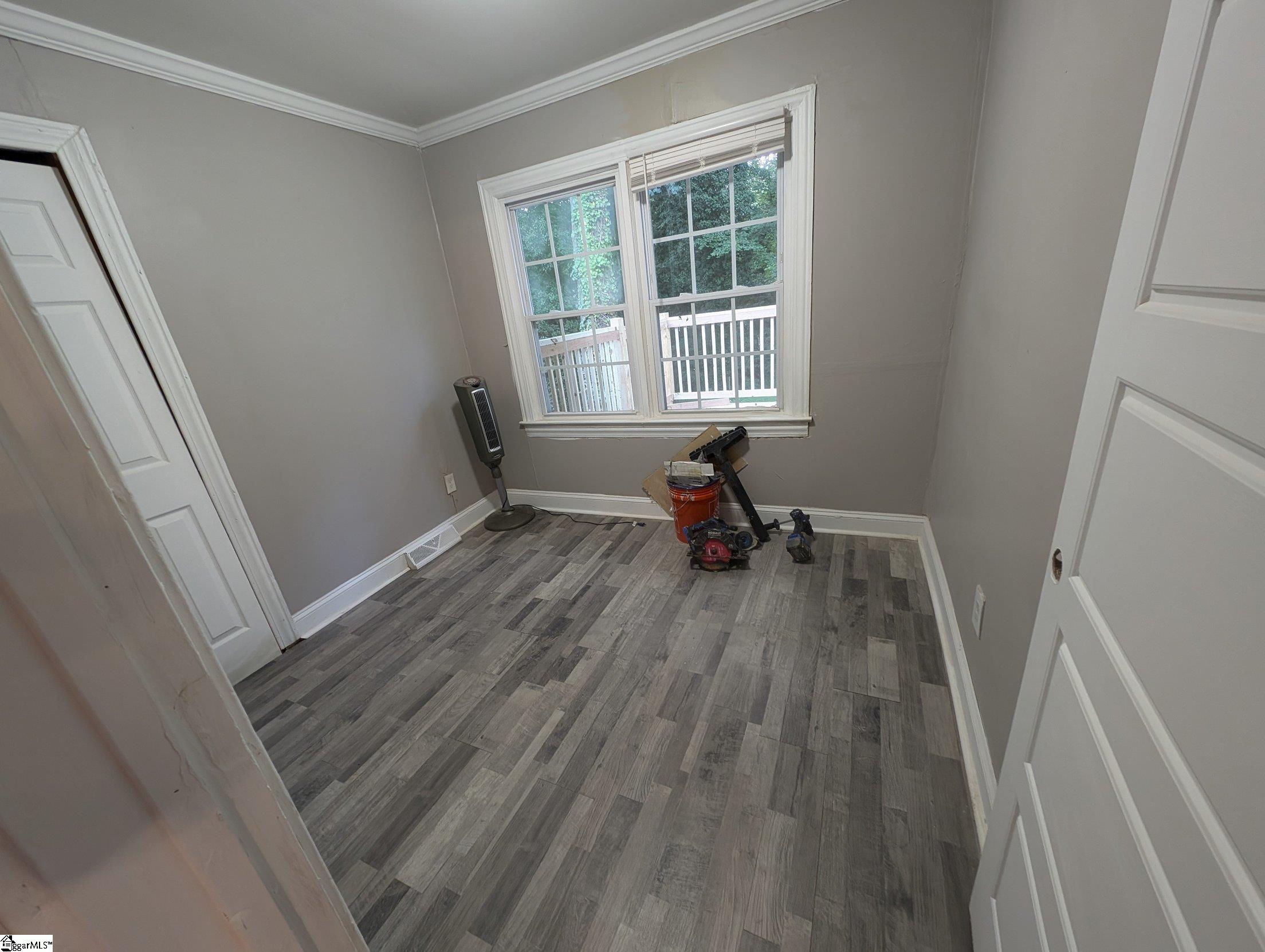 8 Pasadena Avenue Greenville, SC 29605