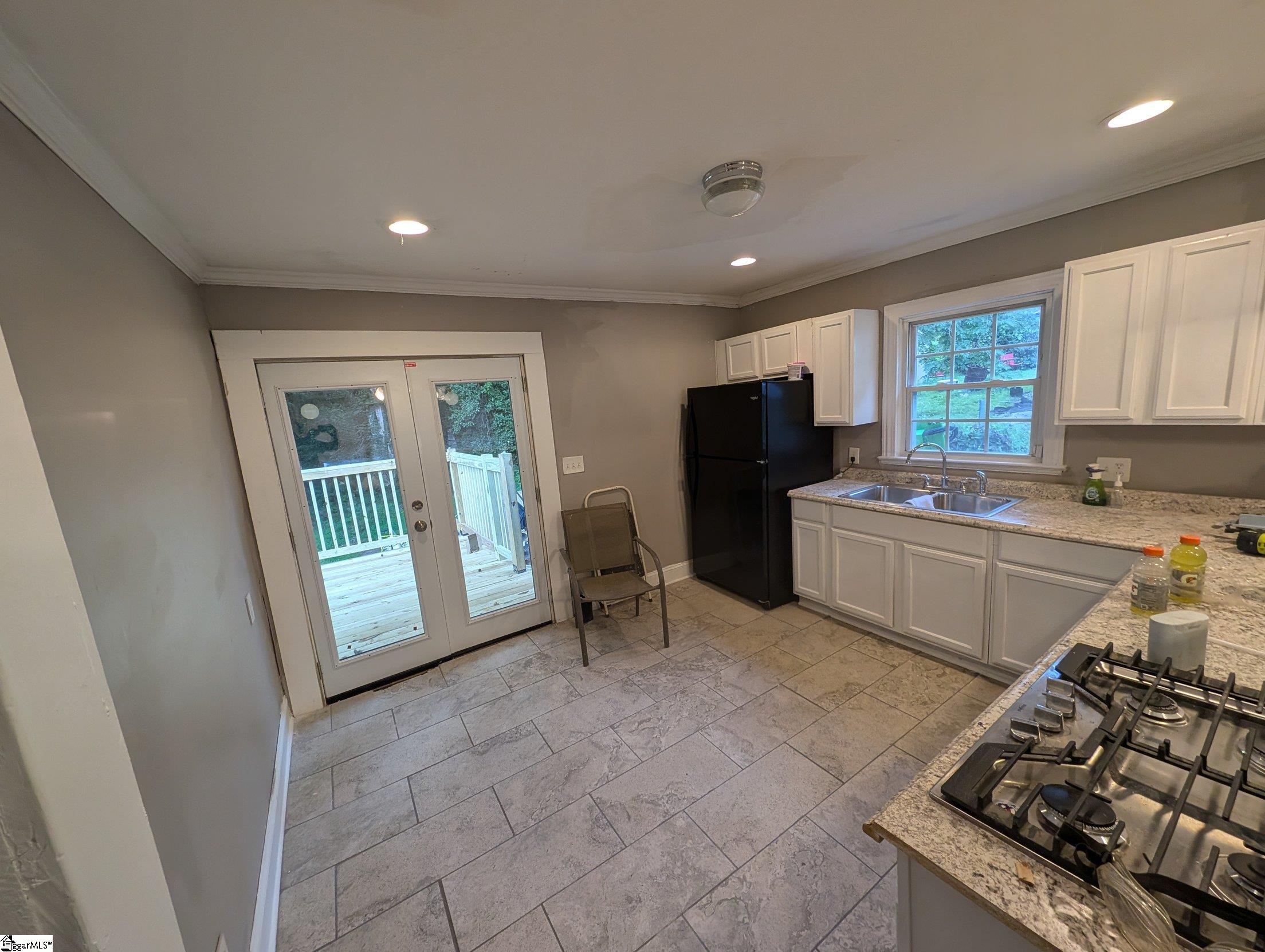 8 Pasadena Avenue Greenville, SC 29605
