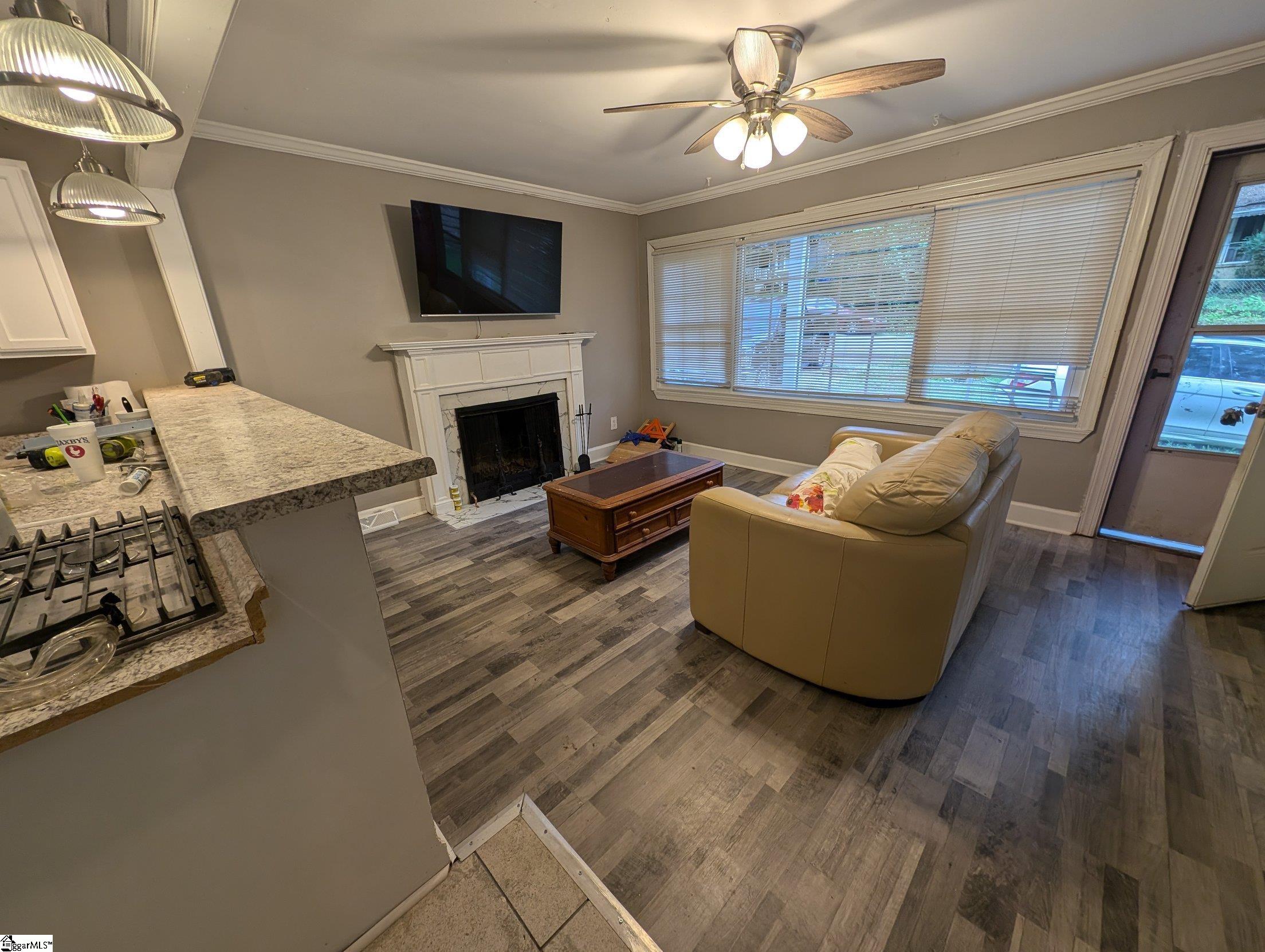 8 Pasadena Avenue Greenville, SC 29605